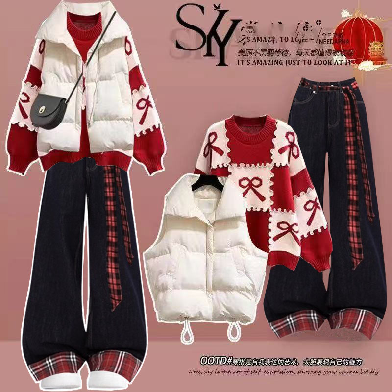 冬季套装女2025新款圣诞氛围感新年红色毛衣马甲棉服牛仔裤三件套