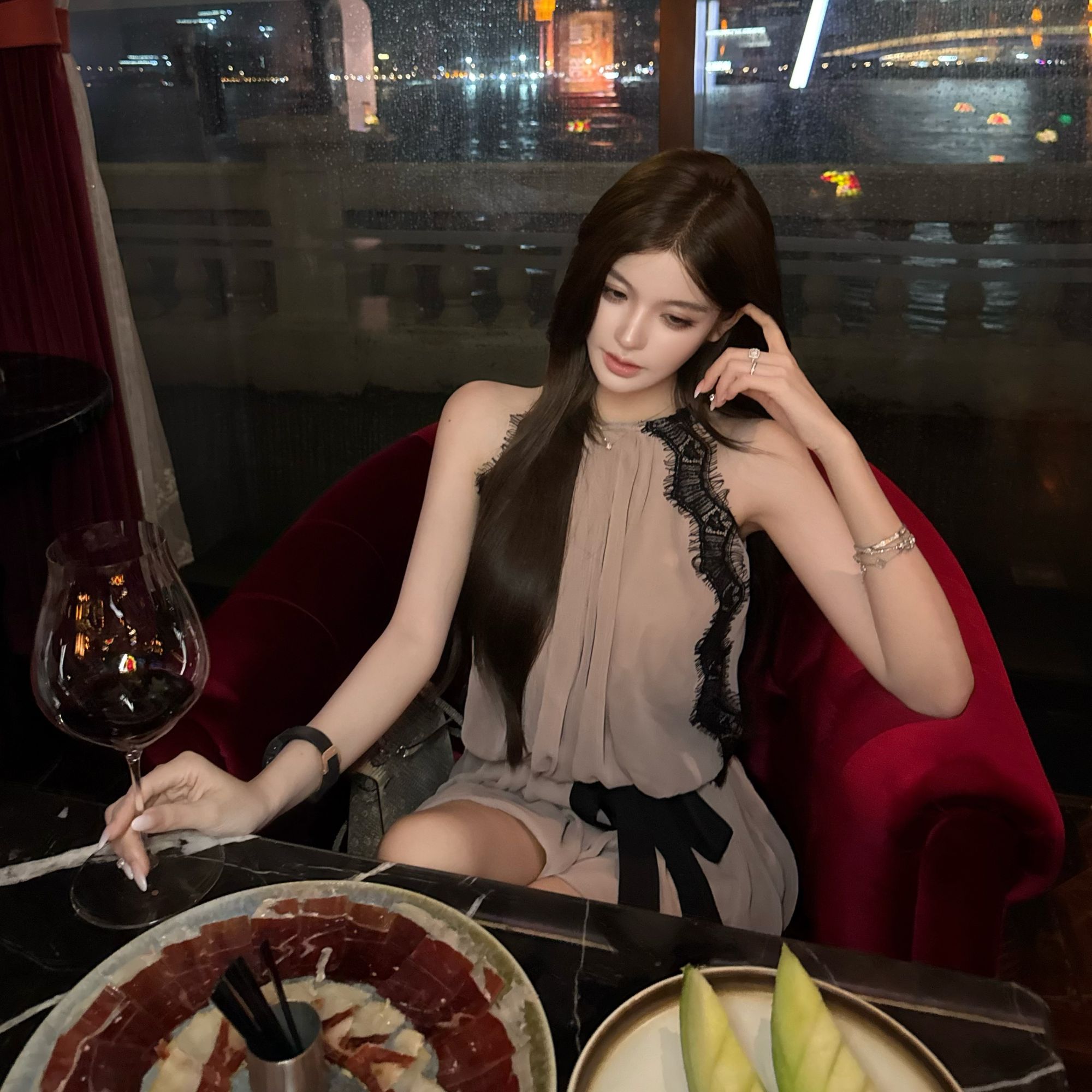 FAY【花园茶会】藕粉色挂脖蕾丝拼接收腰浪漫气质系带花苞连衣裙