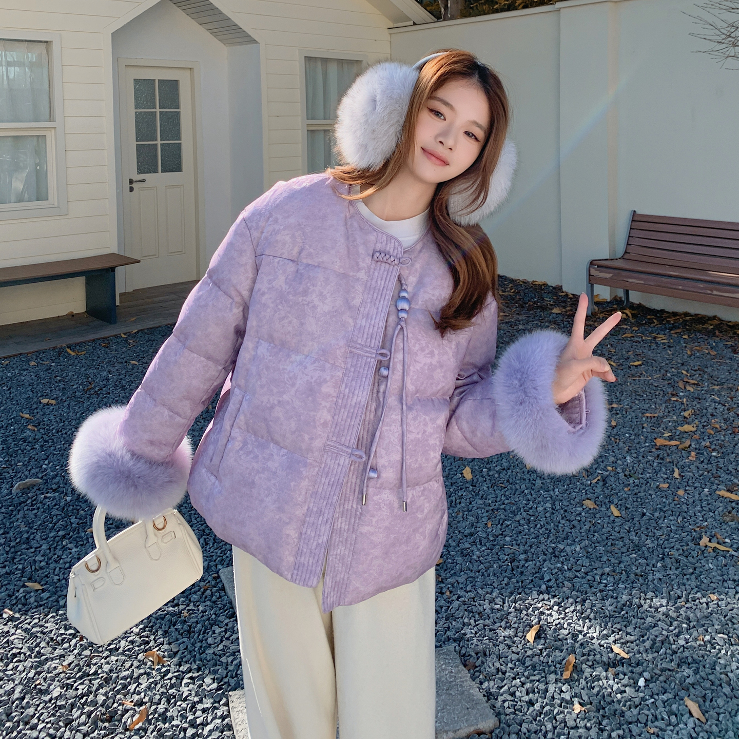 新中式紫色羽绒服女2025冬季新款短款毛毛袖口盘扣高级感鸭绒外套