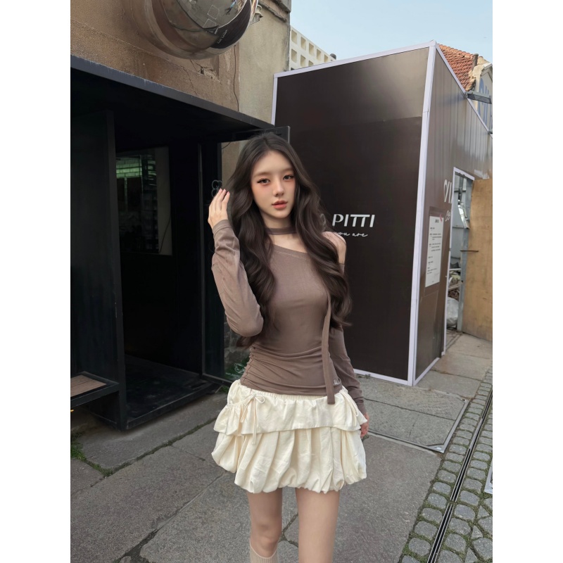 美式辣妹设计感小众露肩修身显瘦短款上衣高腰纯欲风休闲短裙套装