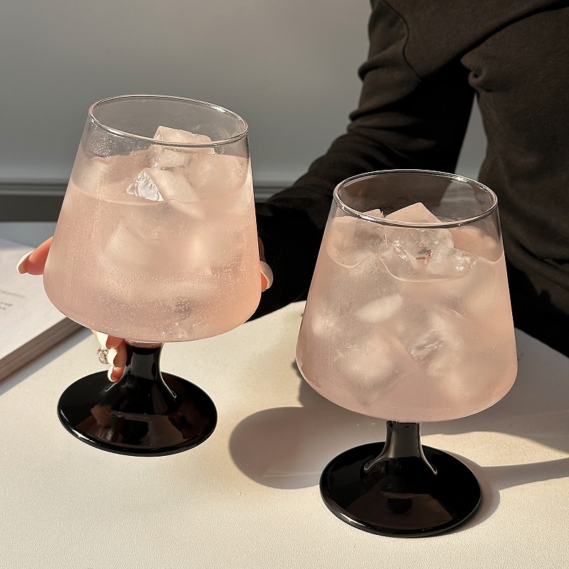 黑色高脚玻璃杯家用高级感女生果汁气泡水杯微醺调酒鸡尾酒杯子yw