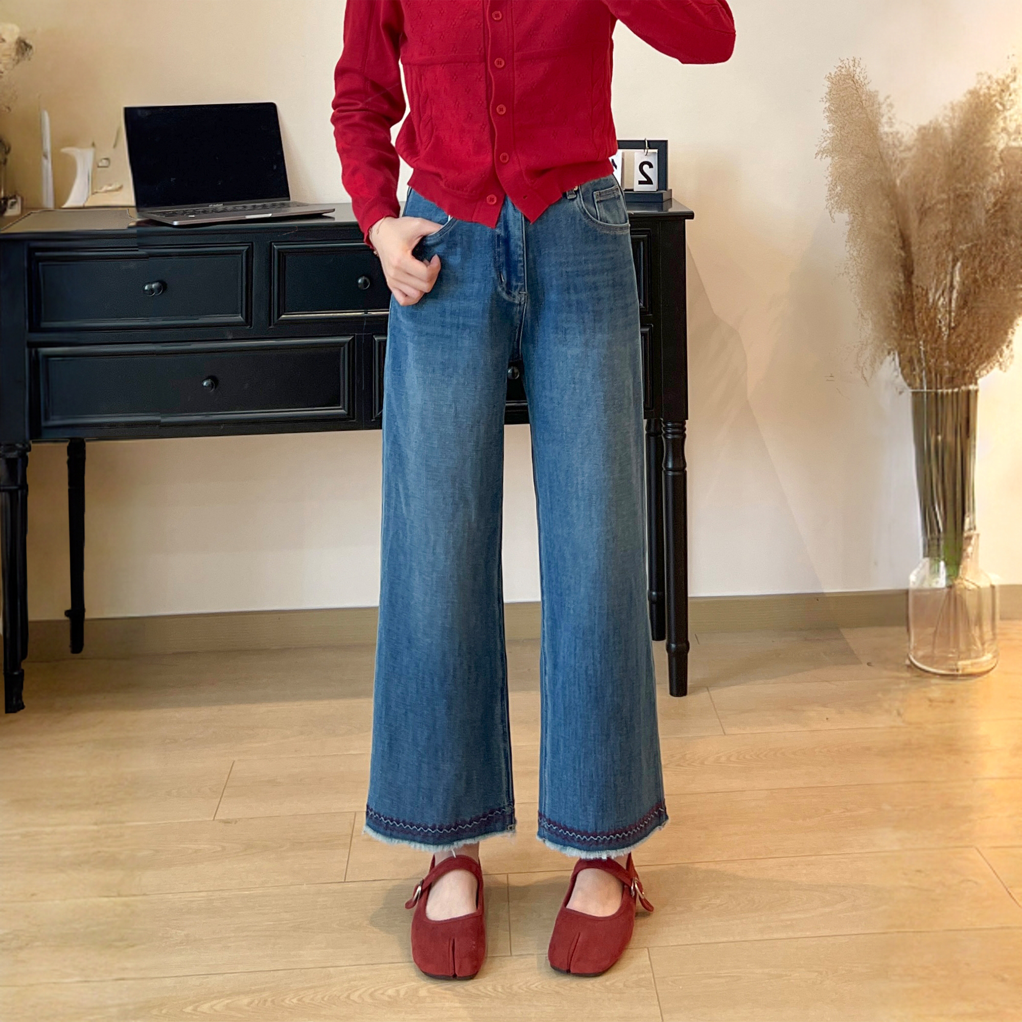 秋季新款阔腿牛仔裤女大码宽松显瘦微胖MM裤脚刺绣毛边高腰直筒裤