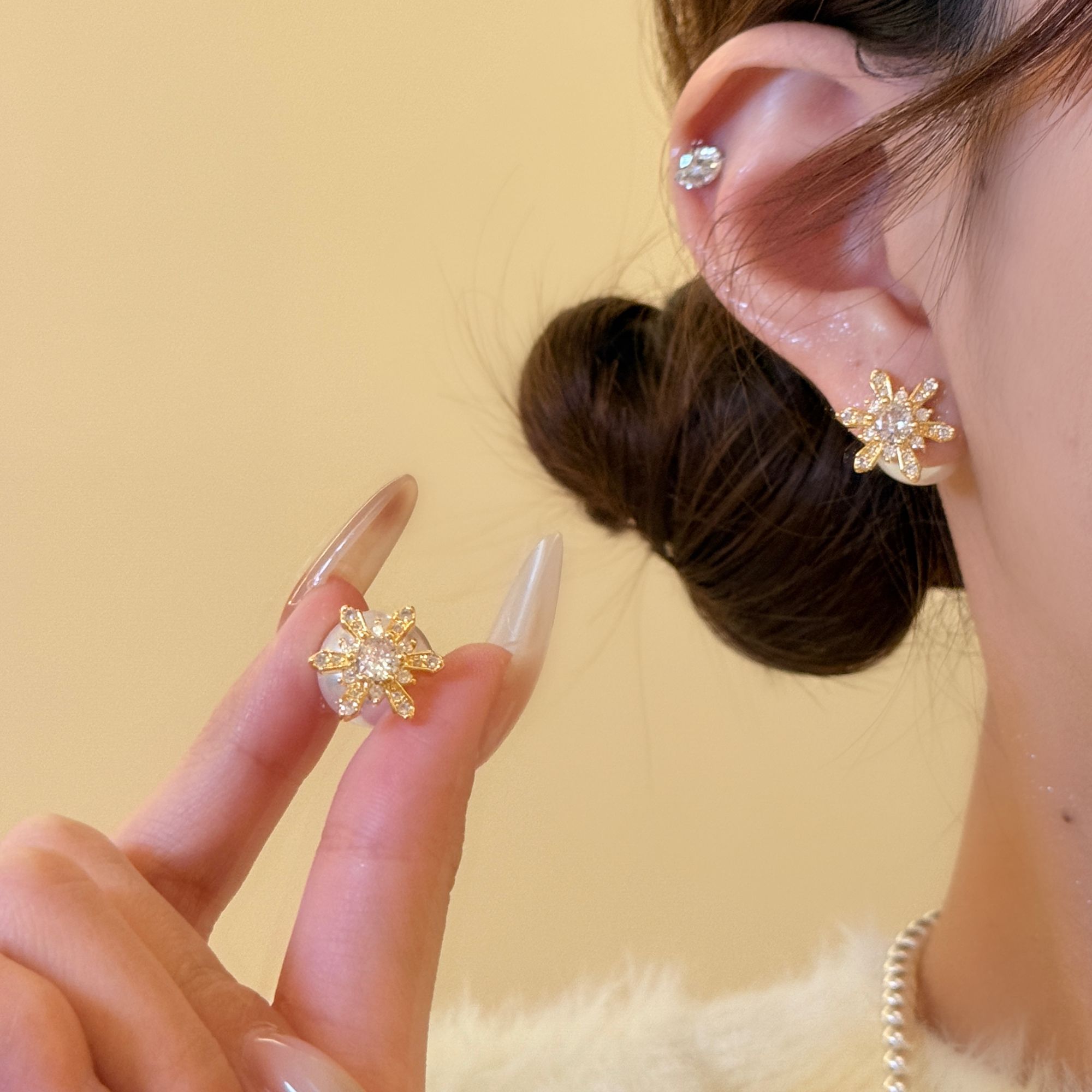 铜合金锆石耳饰 芬兰漫雪 闪锆雪花珍珠两戴款耳钉精致百搭耳饰