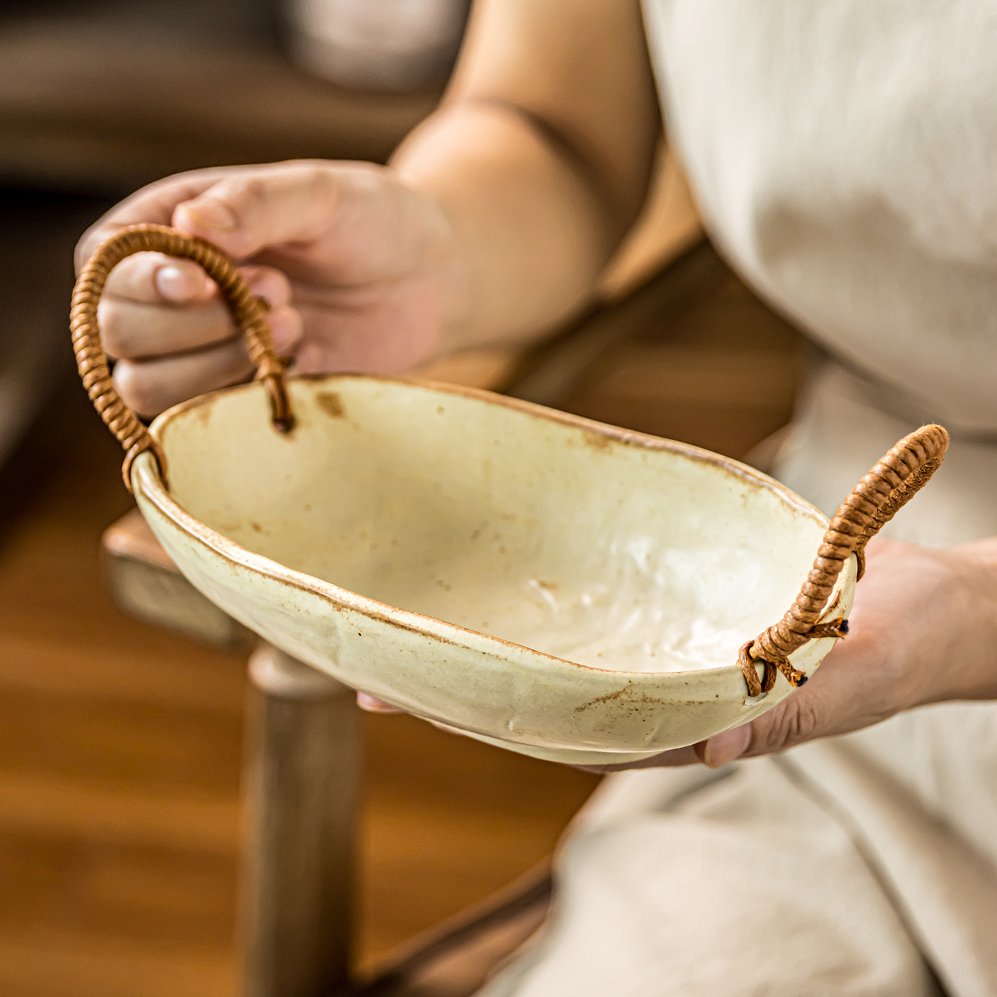 复古粗陶碗藤编双耳椭圆碗家用餐具防烫设计简约高级感餐厅沙拉碗