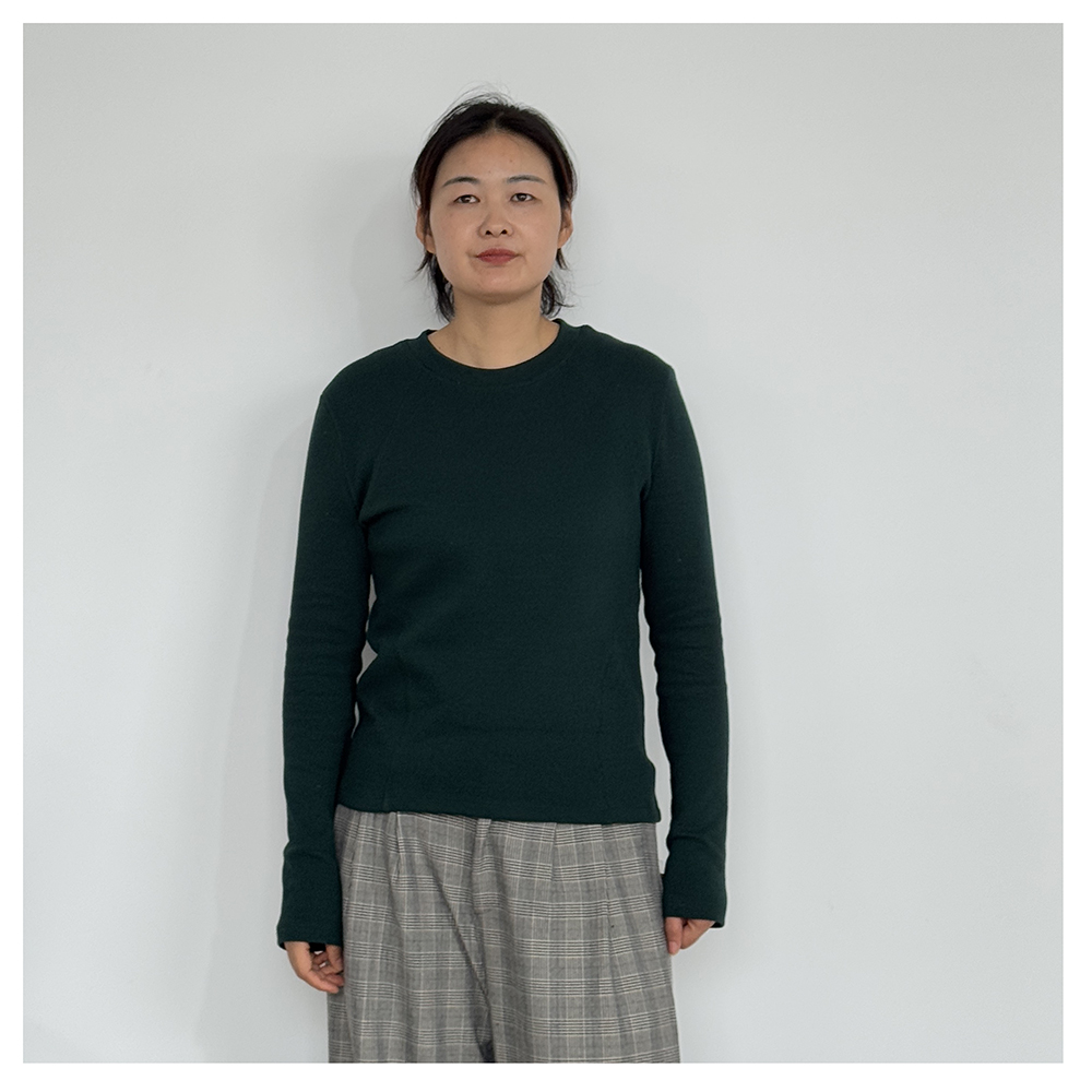 T597 秋冬新款宽松纯色圆领长袖T恤女孩休闲百搭打底衫