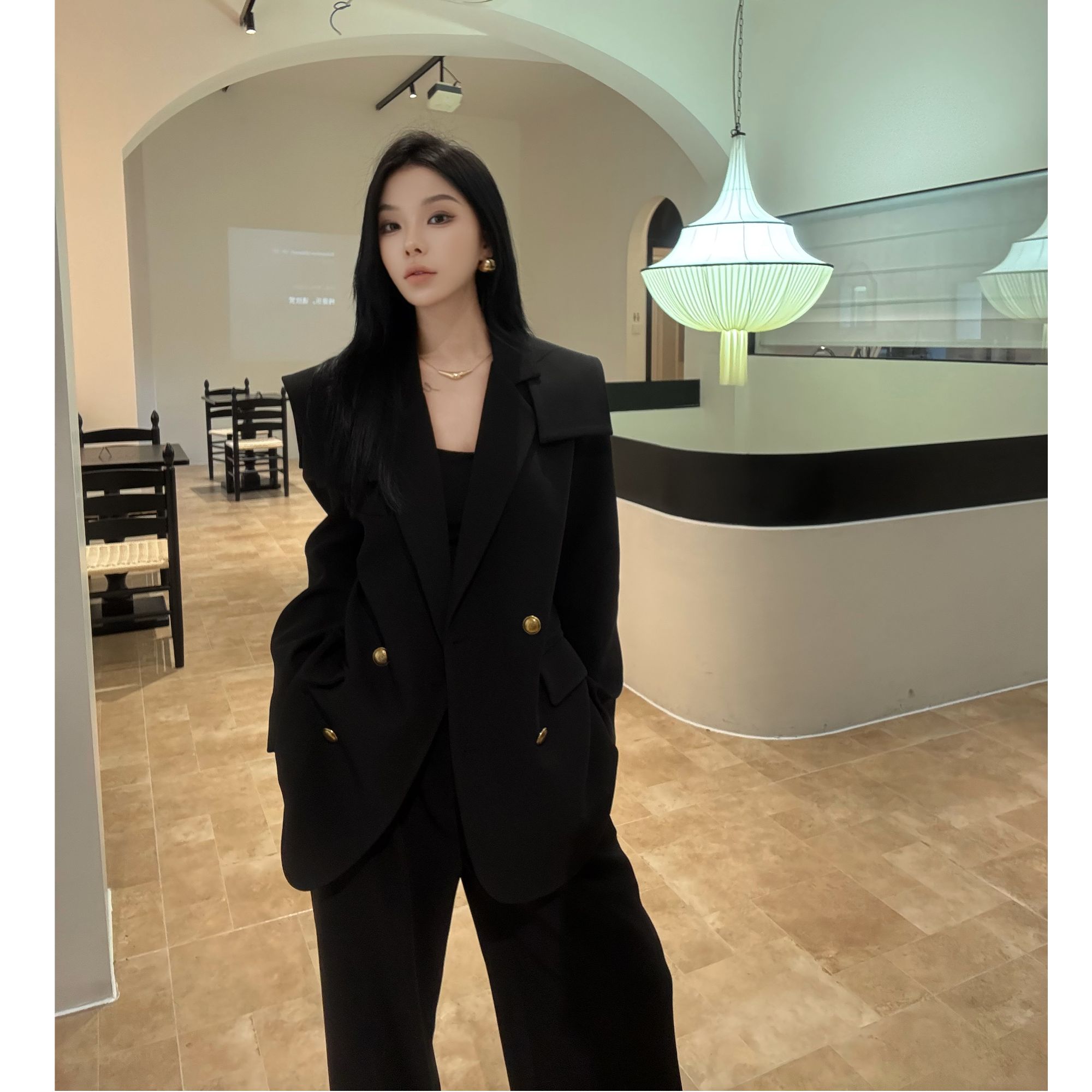 气质西装套装女2025年秋季新款时尚高级感双排扣百搭西服两件套