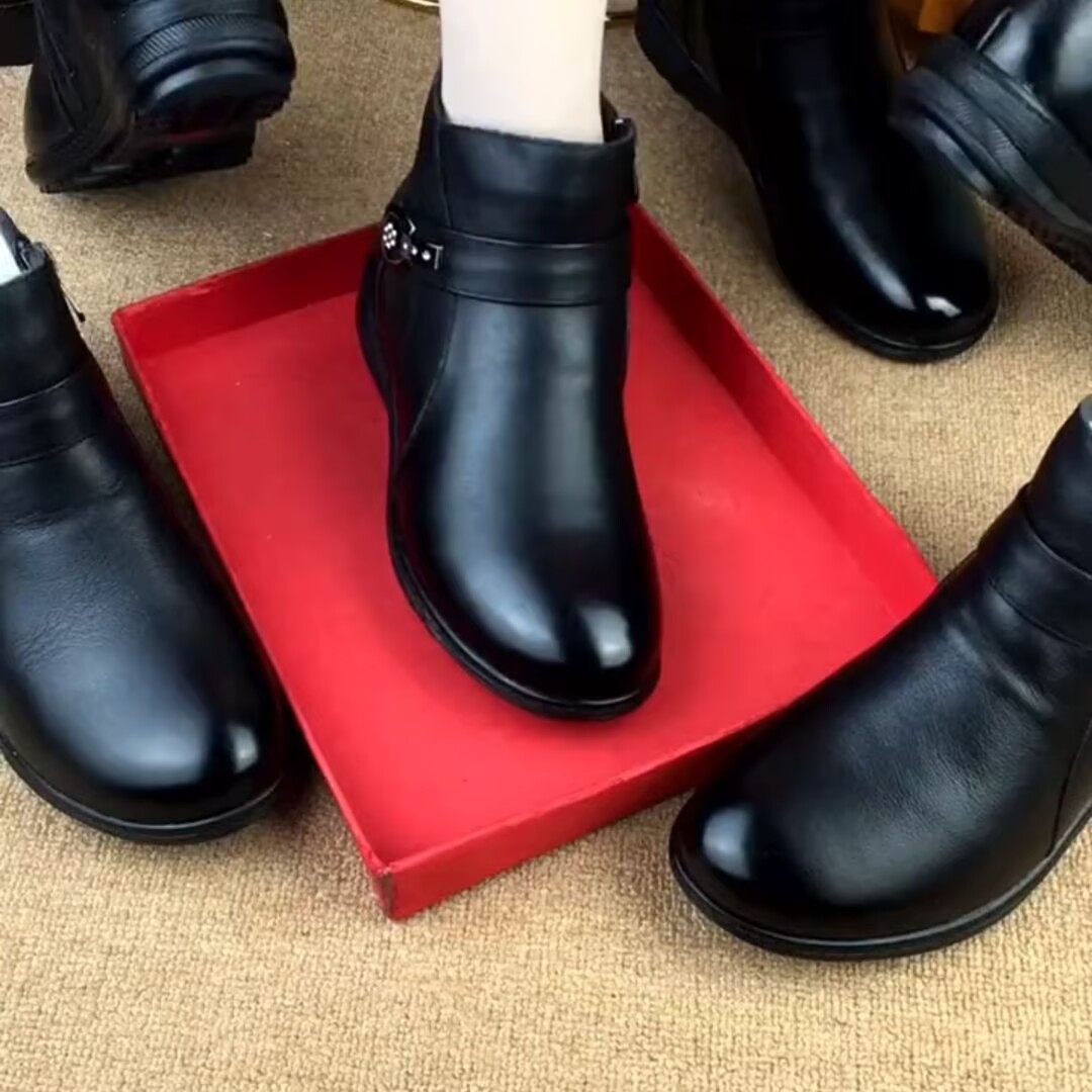 软底妈妈棉靴女2025冬季新款加绒加厚雪地靴中老年平底防滑短靴