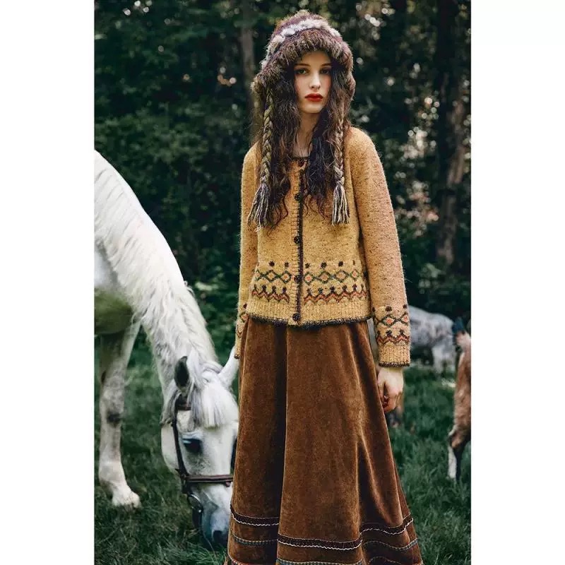 秋季2025新款设计感复古圆领黄色花纱毛衫a字大摆半身裙子两件套