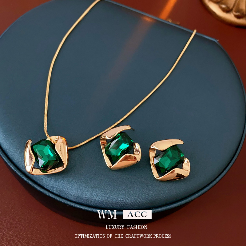 WM银针菱形方形耳钉项链复古轻奢高级感气质锁骨链百搭时尚套装