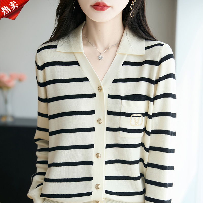 品牌2025秋季新款V领老钱风条纹针织长袖开衫气质宽松百搭上衣女