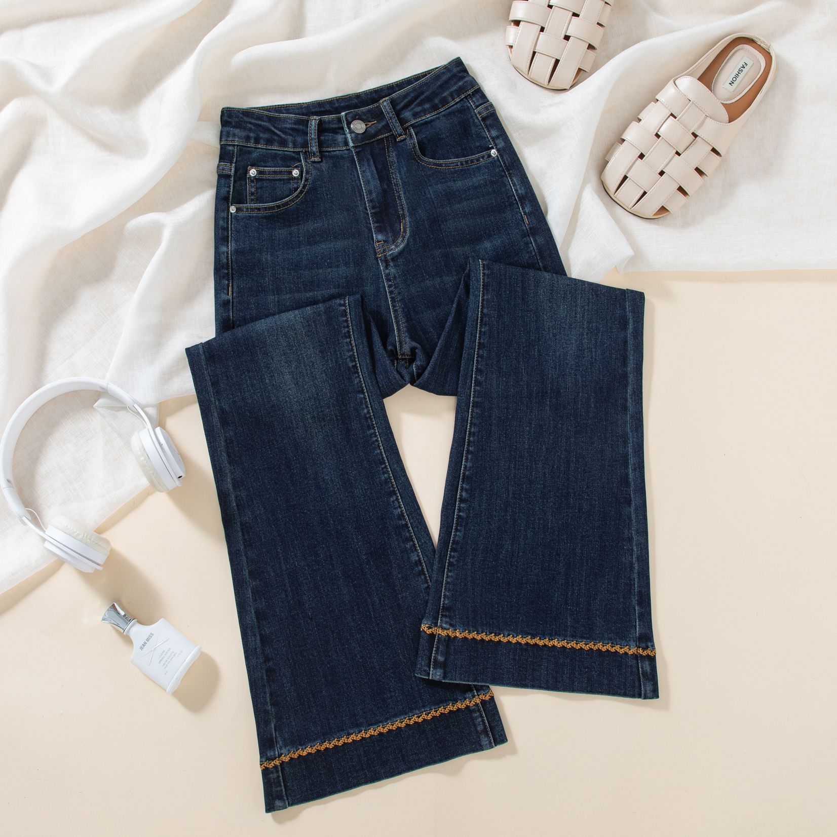 微宽松九分小个子微喇牛仔裤女秋新款刺绣显瘦高腰八分喇叭裤1268