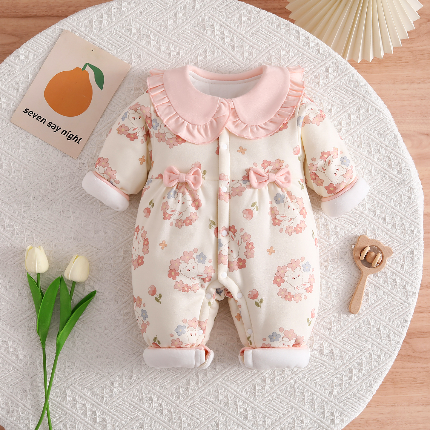 婴儿秋冬夹棉连体衣加厚可爱女宝衣服粉色棉服冬装保暖外出服哈衣