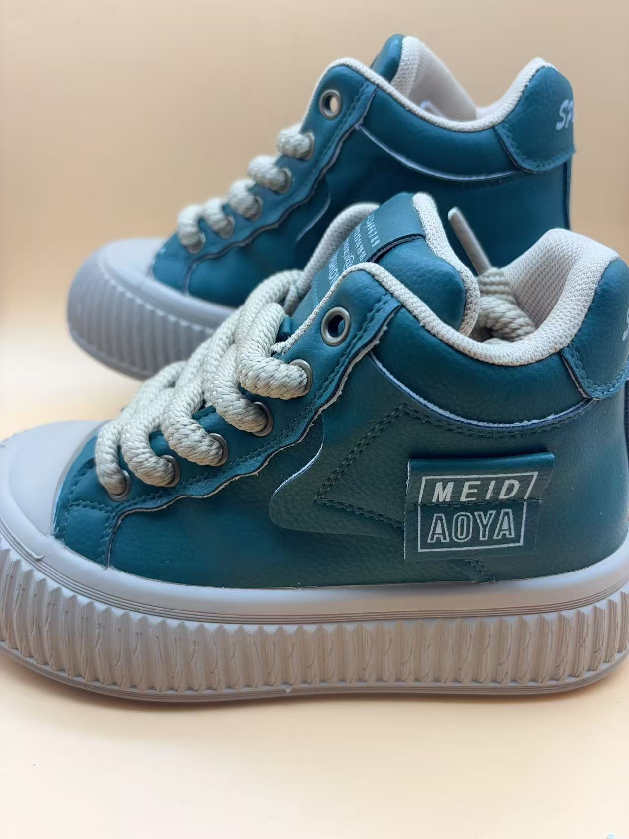 【拉萨直发】休闲韩版厚底增高运动时尚百搭秋冬系带平底女款潮鞋