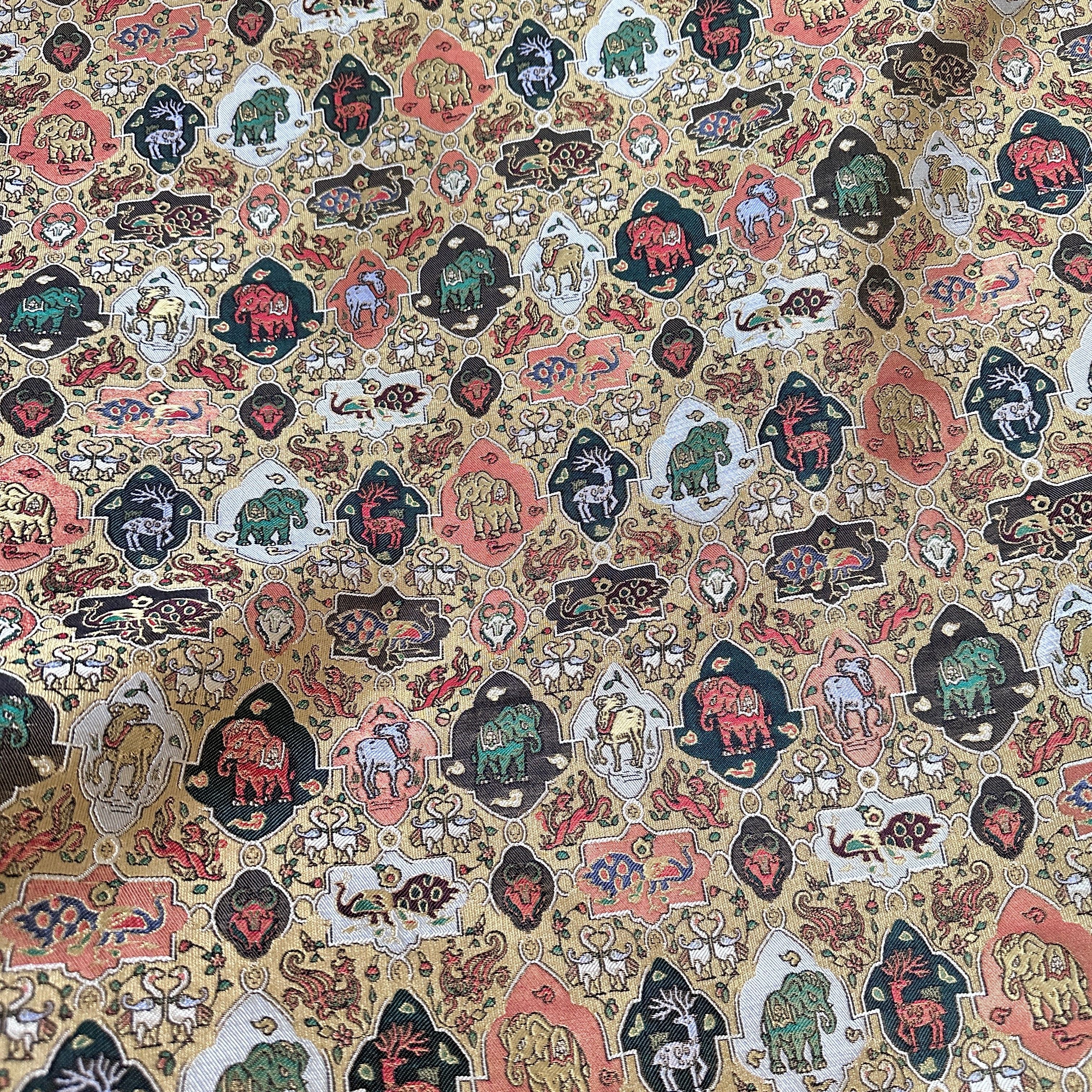 《三马唐锦百兽图》  140门幅织金款宋锦面料