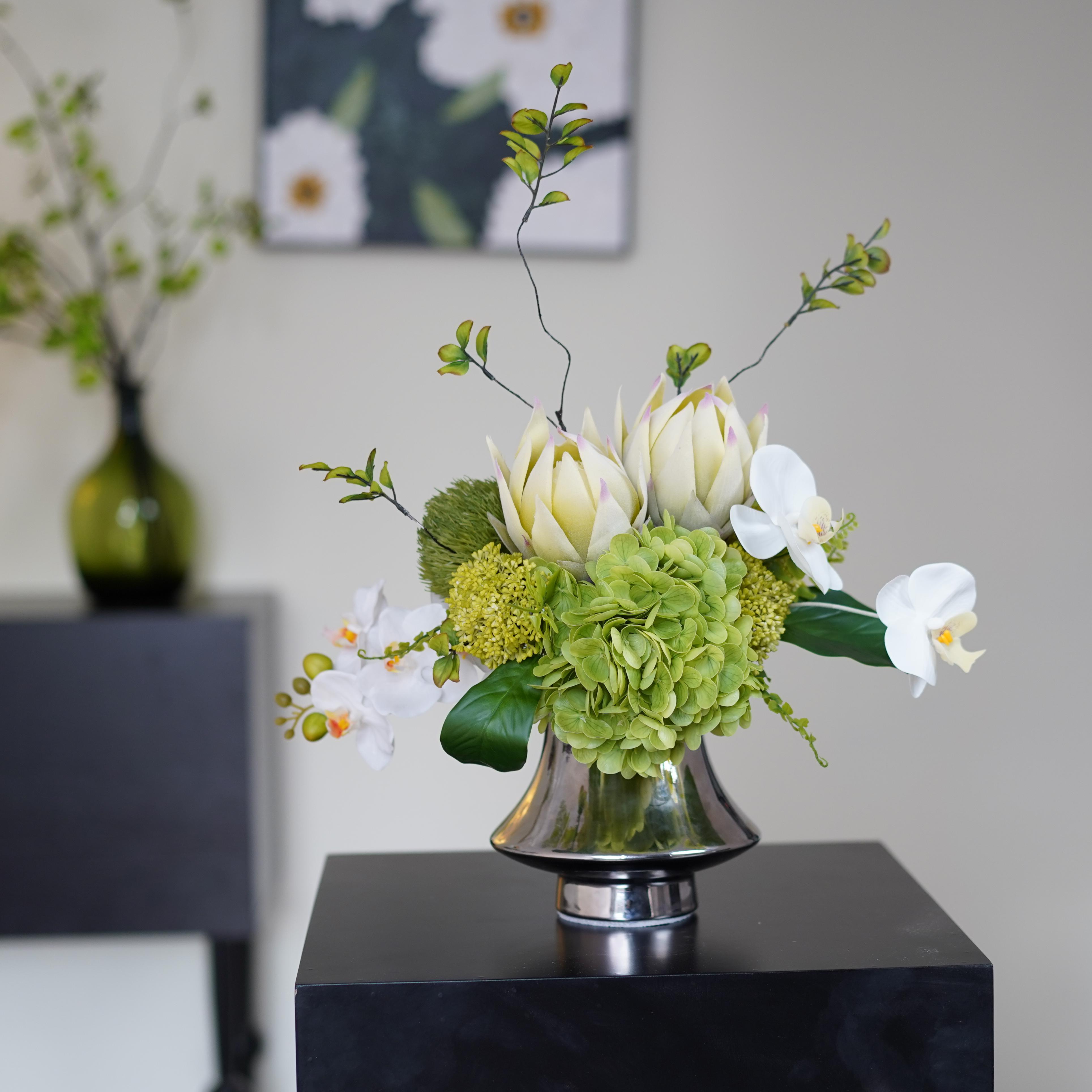 QISHU/七黍设计师仿真花艺餐桌逼真花白绿色高端商务装饰摆件