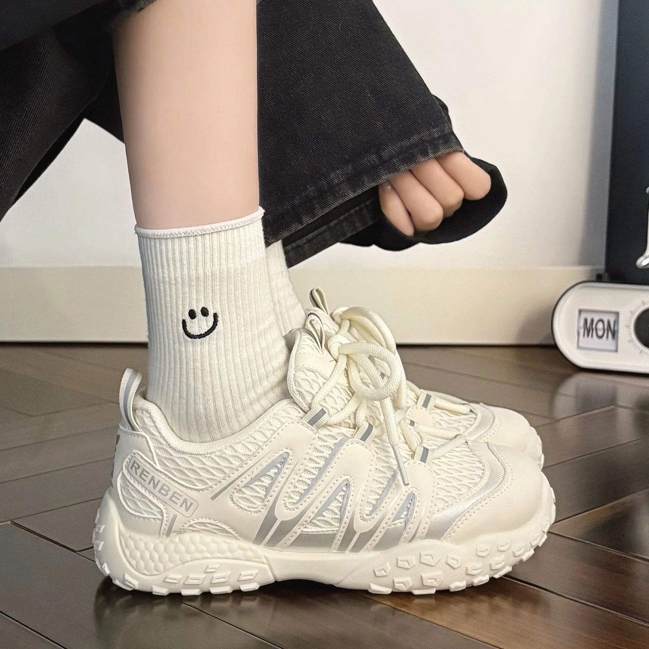 百丽官德训鞋女款夏季新款百搭爆款阿甘鞋轻便网面透气休闲运动鞋