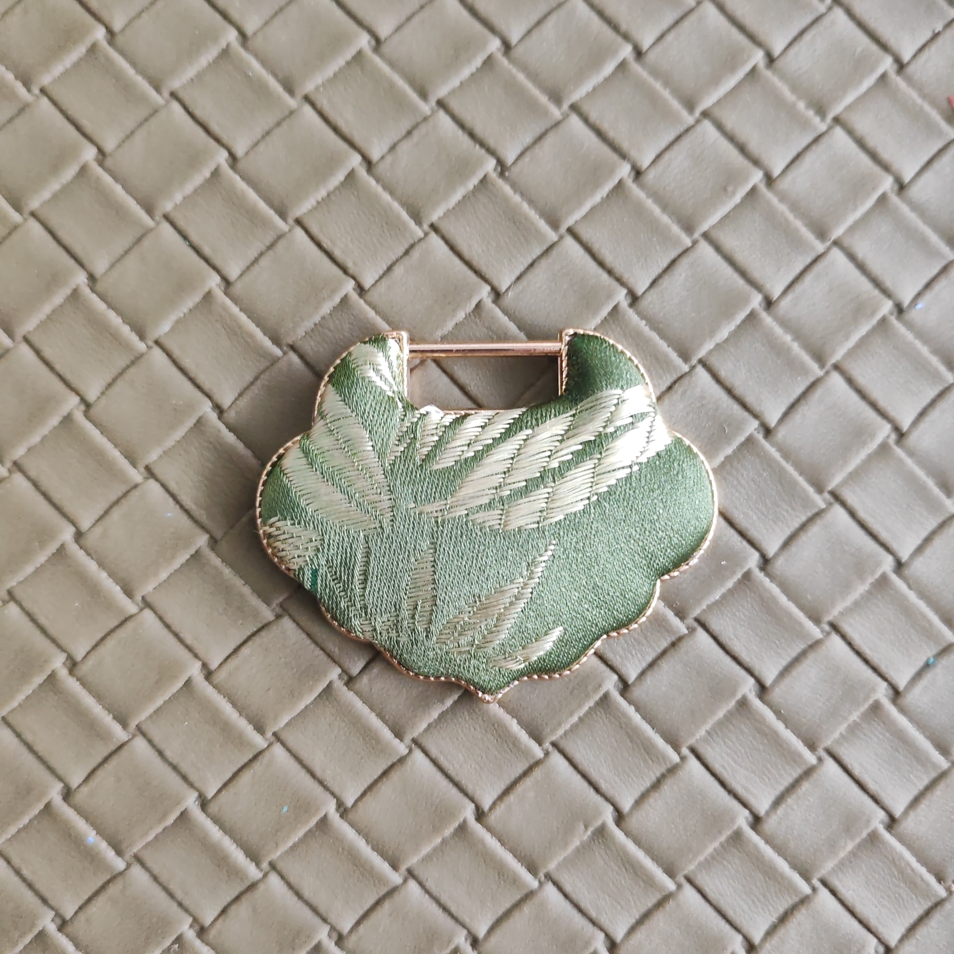 宋锦刺绣布如意葫芦蝴蝶柿子底托双面单面吊坠新中式旗袍汉服压襟