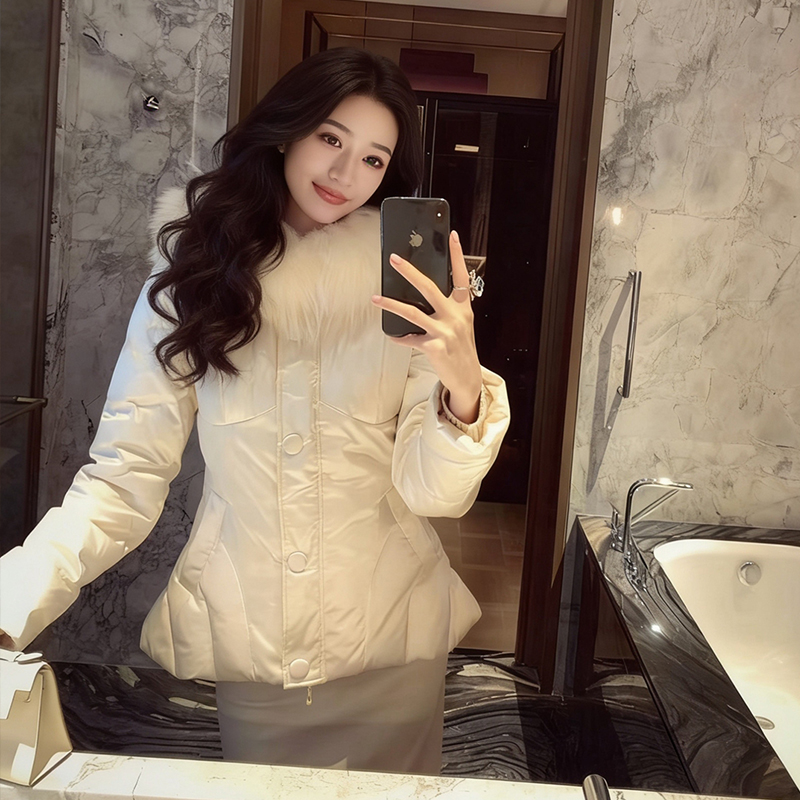 冬季新款设计师款可拆卸真貉子毛领桑蚕丝鹅绒连帽短款羽绒外套