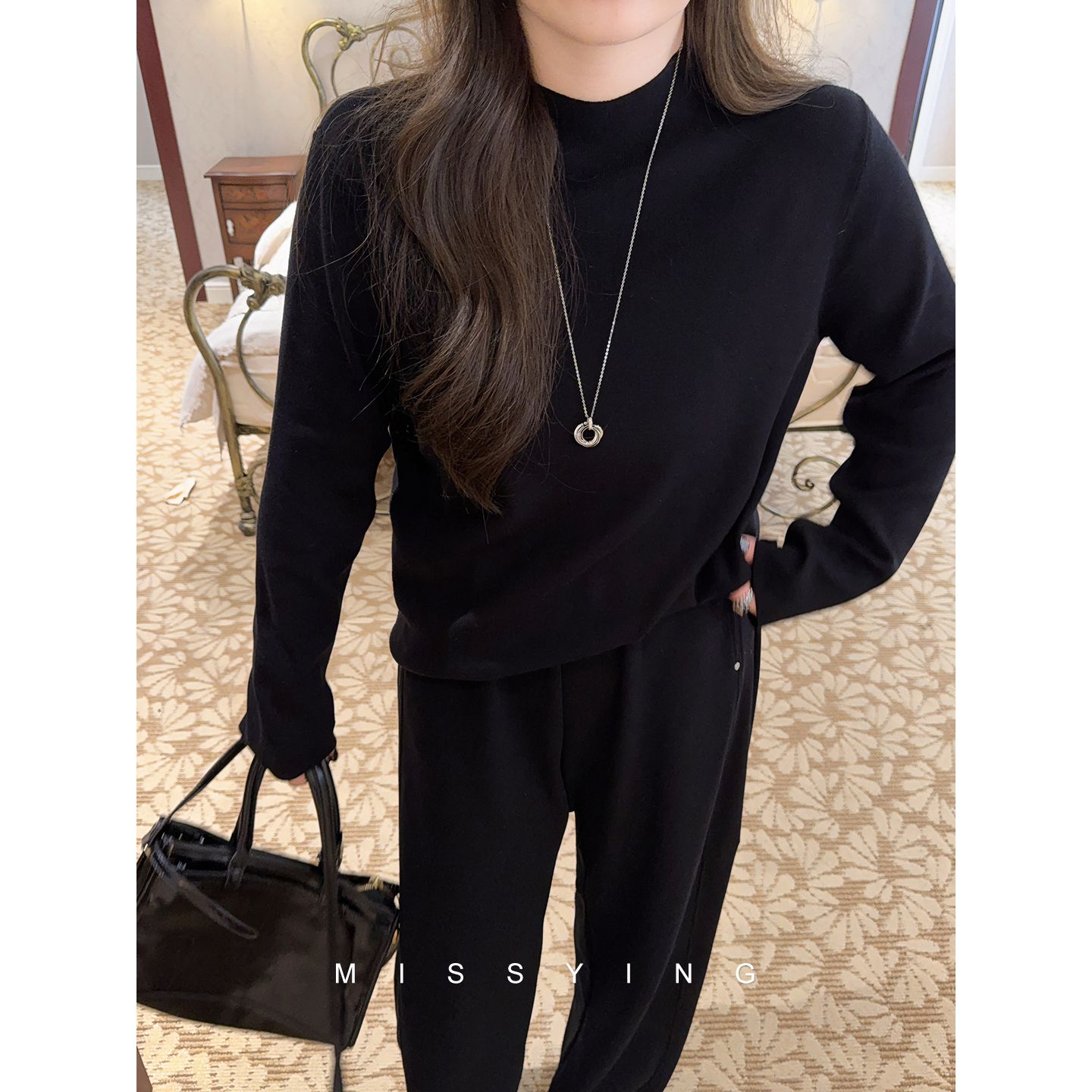 应小姐【叠穿王】微胖大码秋款韩系时尚宽松休闲简约纯色打底衫