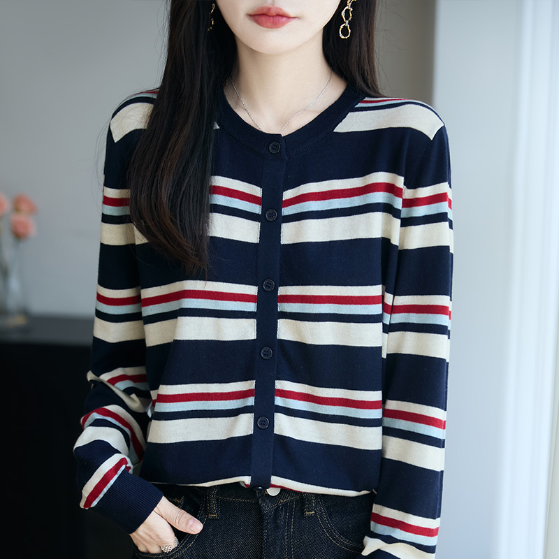 时尚品牌女装秋冬季时尚圆领条纹毛针织衫薄开衫宽松拼色休闲上衣
