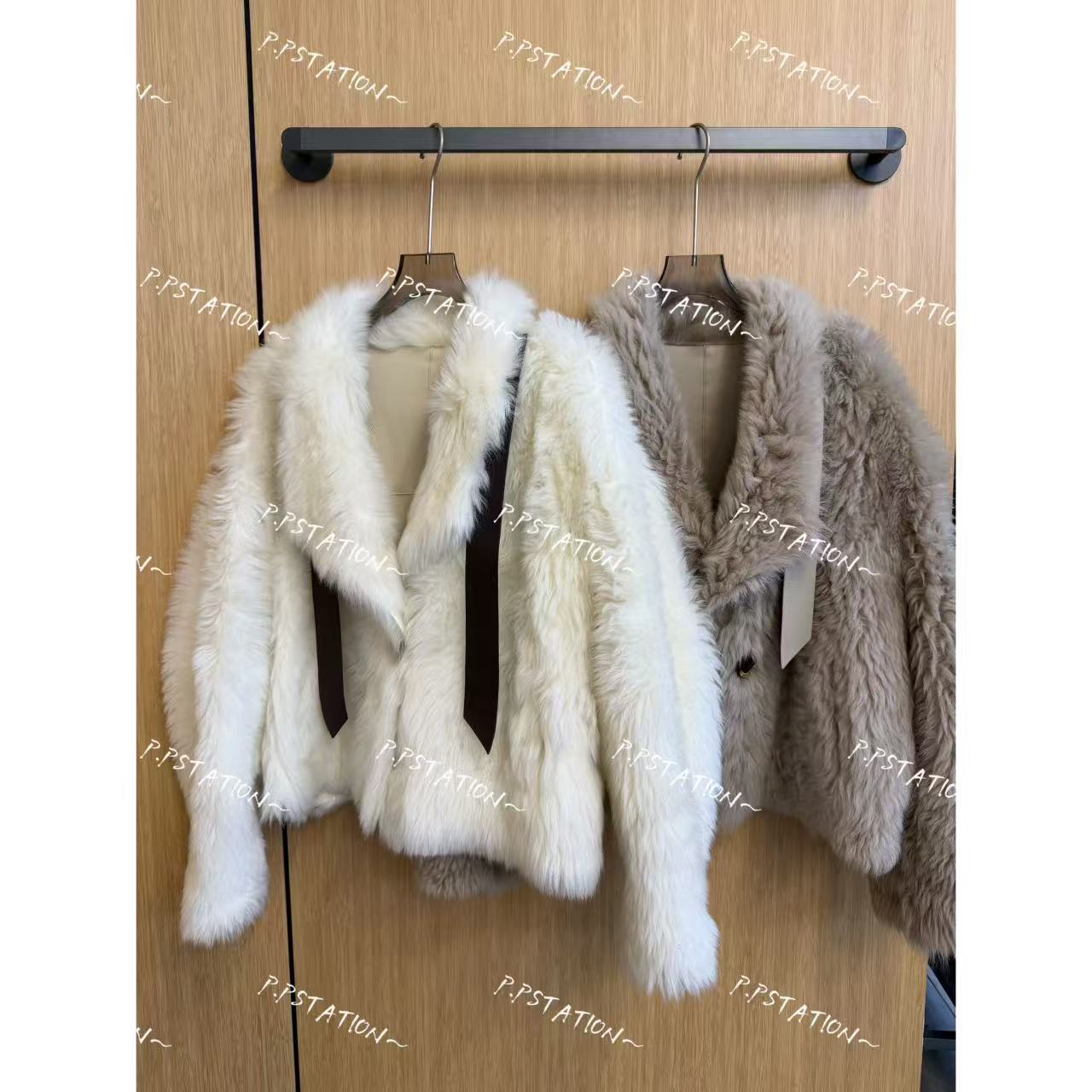 PP 2026 | 林下 秋冬暖系风飘带一粒扣托斯卡纳皮毛一体