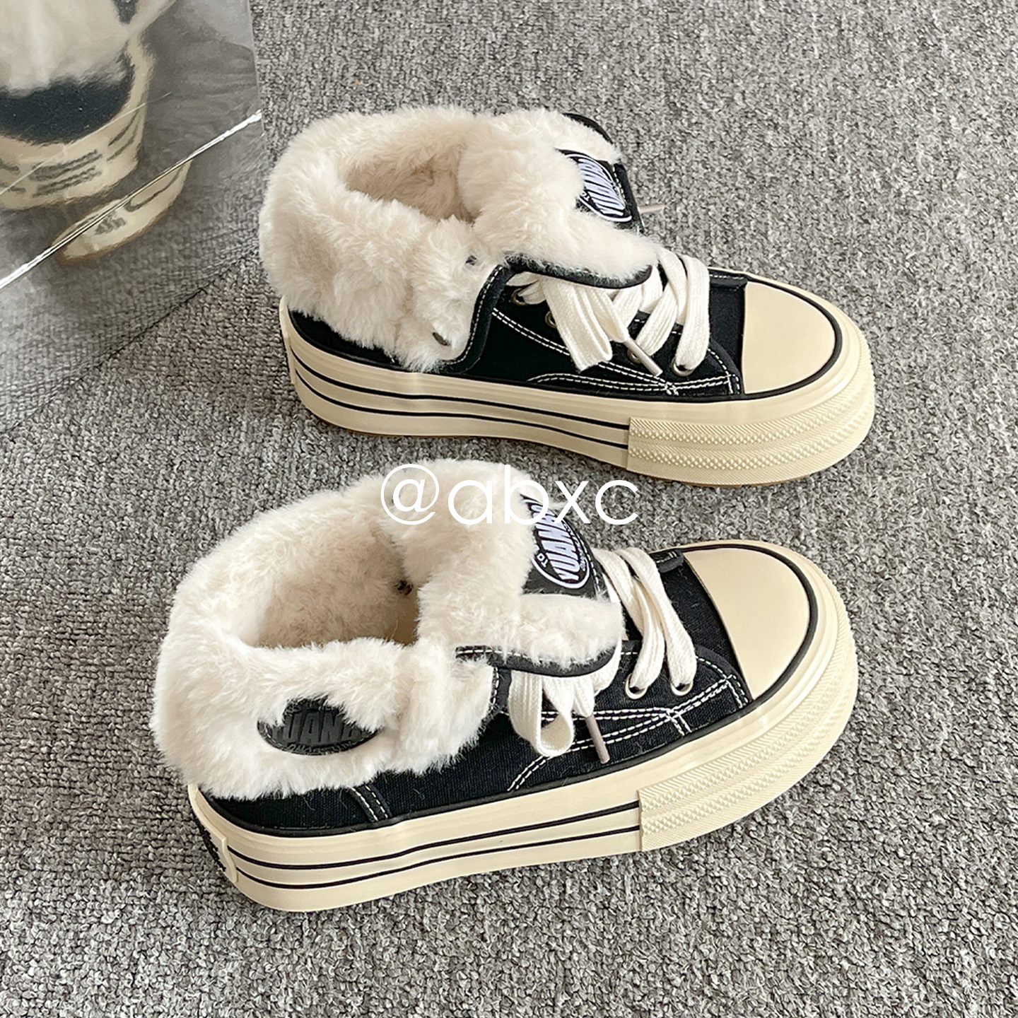 休闲板鞋女款2025爆款百搭高级感棉鞋女冬季保暖加绒加厚底帆布鞋