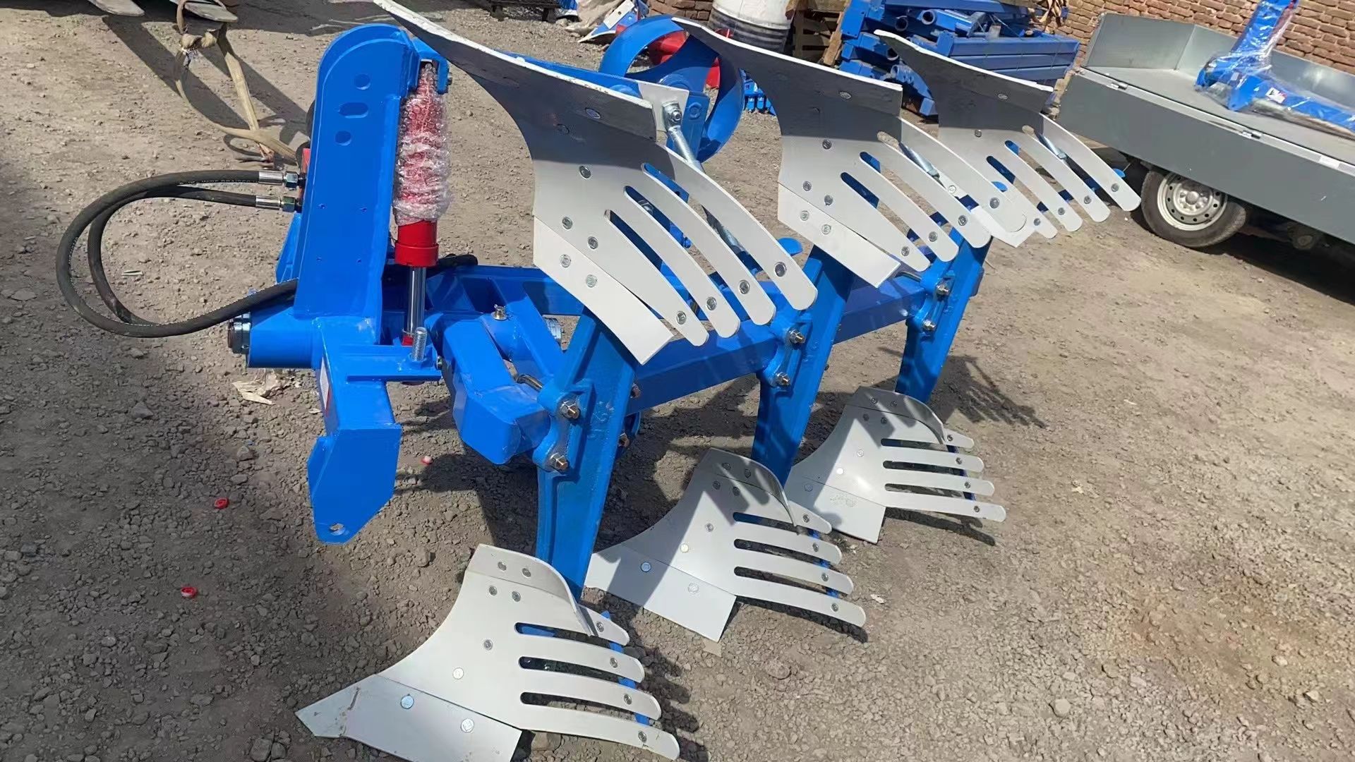 325型液压翻转犁425型配套604-904四轮拖拉机