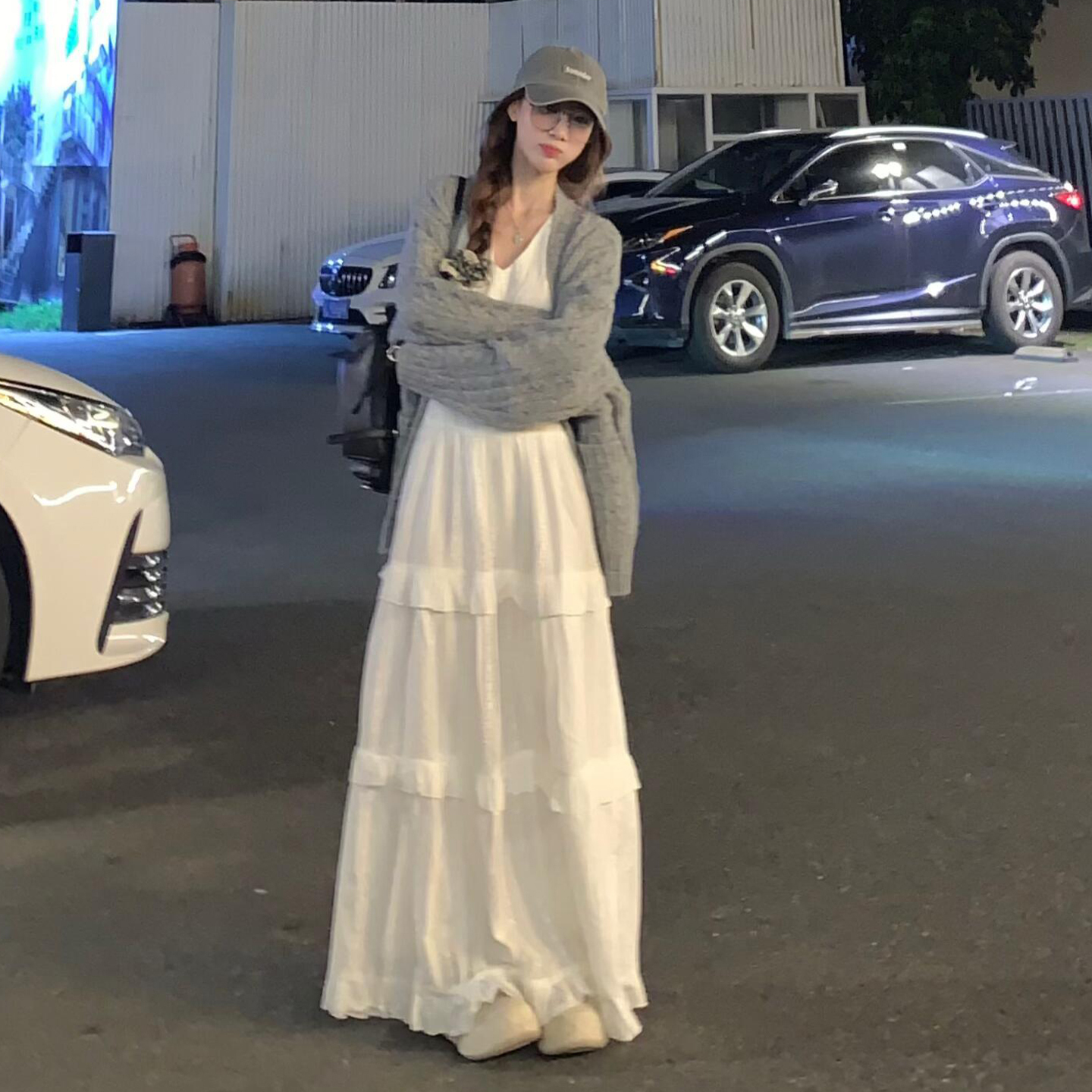 韩系慵懒氛围感灰色针织开衫叠穿白色吊带长裙套装女早秋2025新款