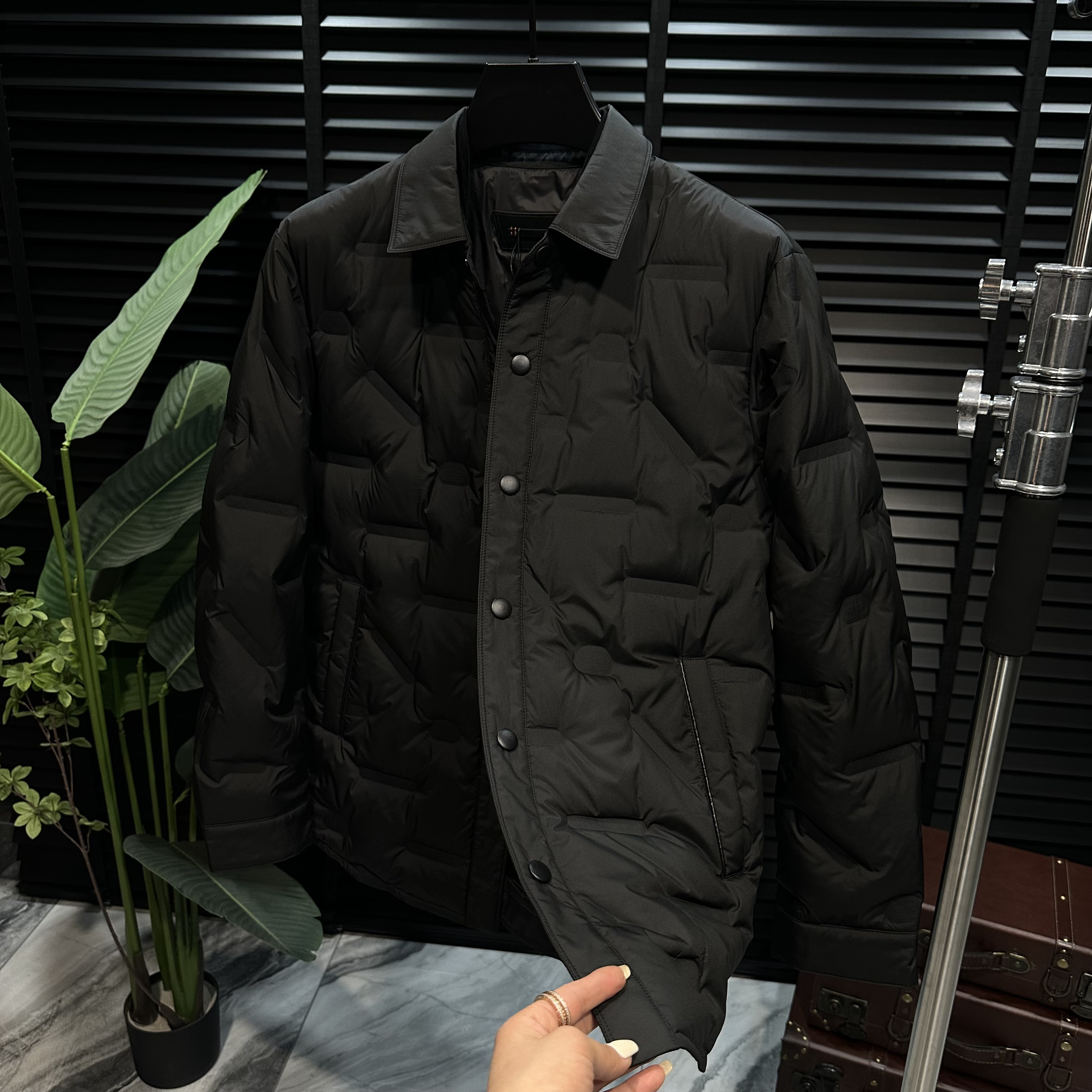 【白鸭绒】冬季男士高品质欧货轻薄翻领时尚休闲商务羽绒服