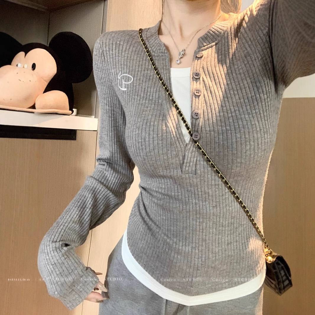 [悦享情语]2025年春新款美式复古拼接纯色长袖套头V领修身显瘦短