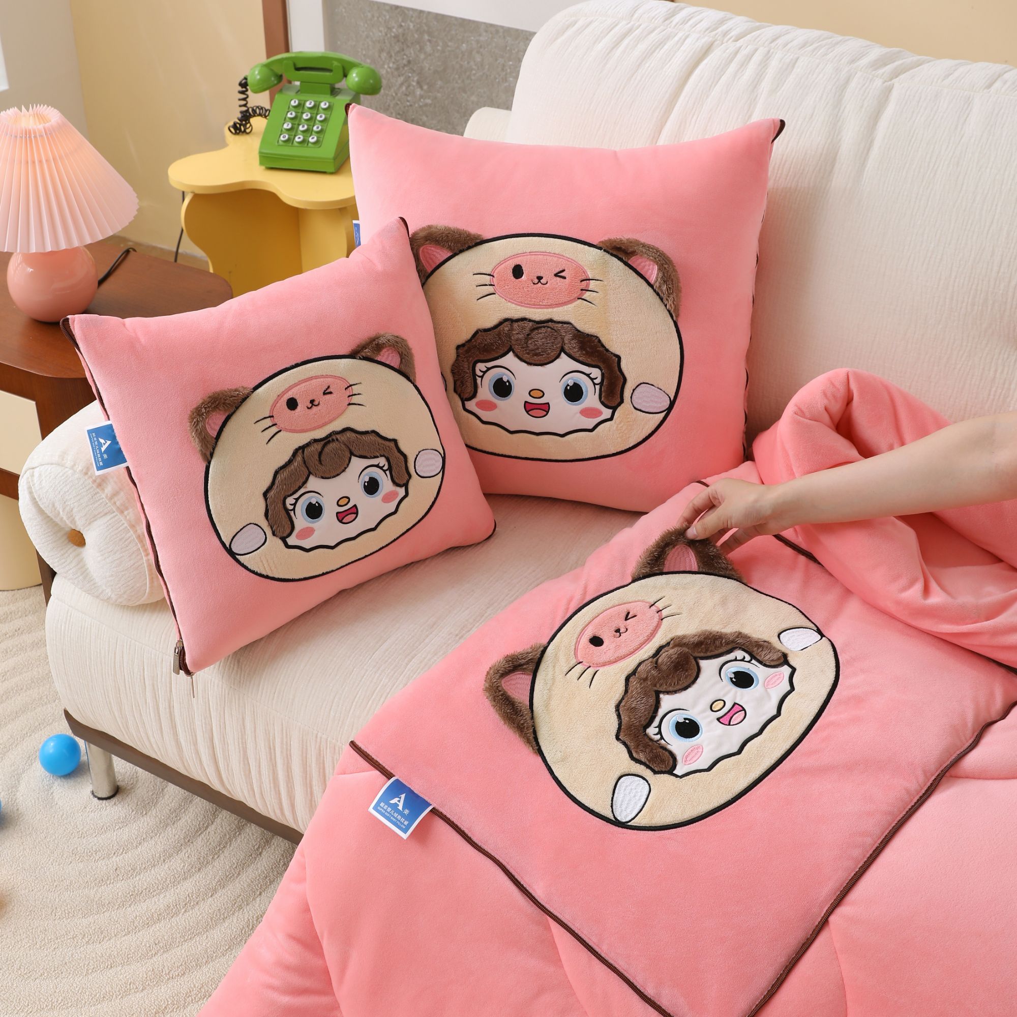 加绒加厚加厚抱枕被子两用可折叠车载沙发靠垫办公室午休被靠垫被