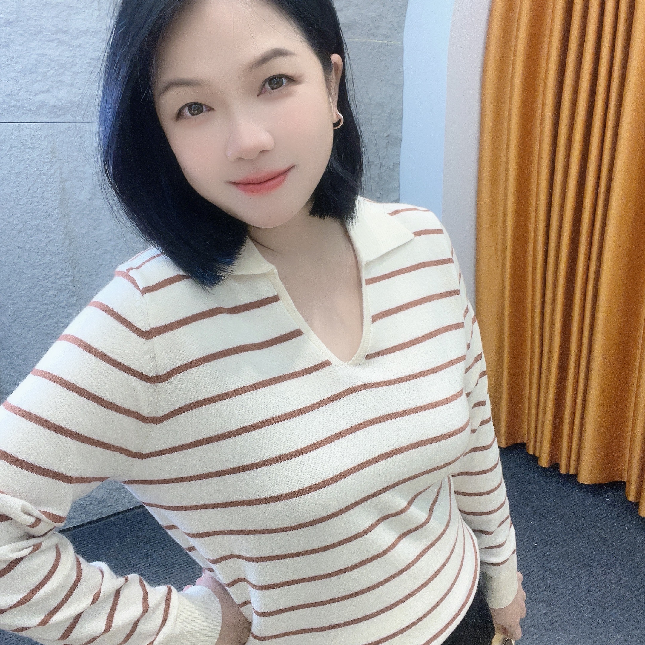 5604秋冬季正肩针织可机洗翻领条纹毛针织衫衫卡其杏色显气质女装