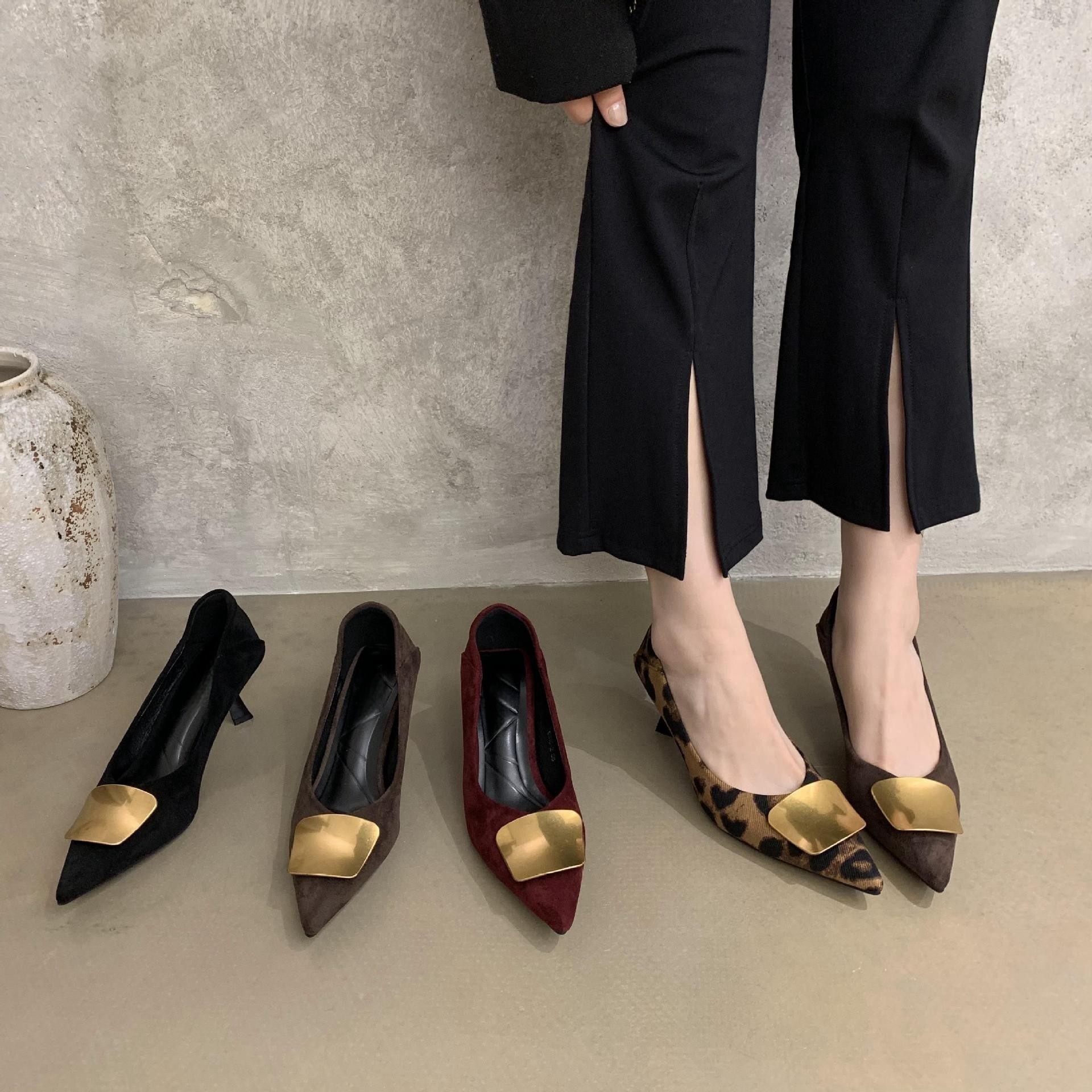 【宝藏好物】尖头黑色高跟鞋女细跟气质名媛浅口单鞋金属扣工作鞋