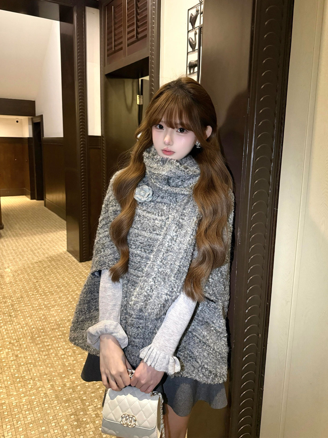 韩系富家千金风穿搭套装秋冬木耳边打底衫斗篷外套a字短裙三件套