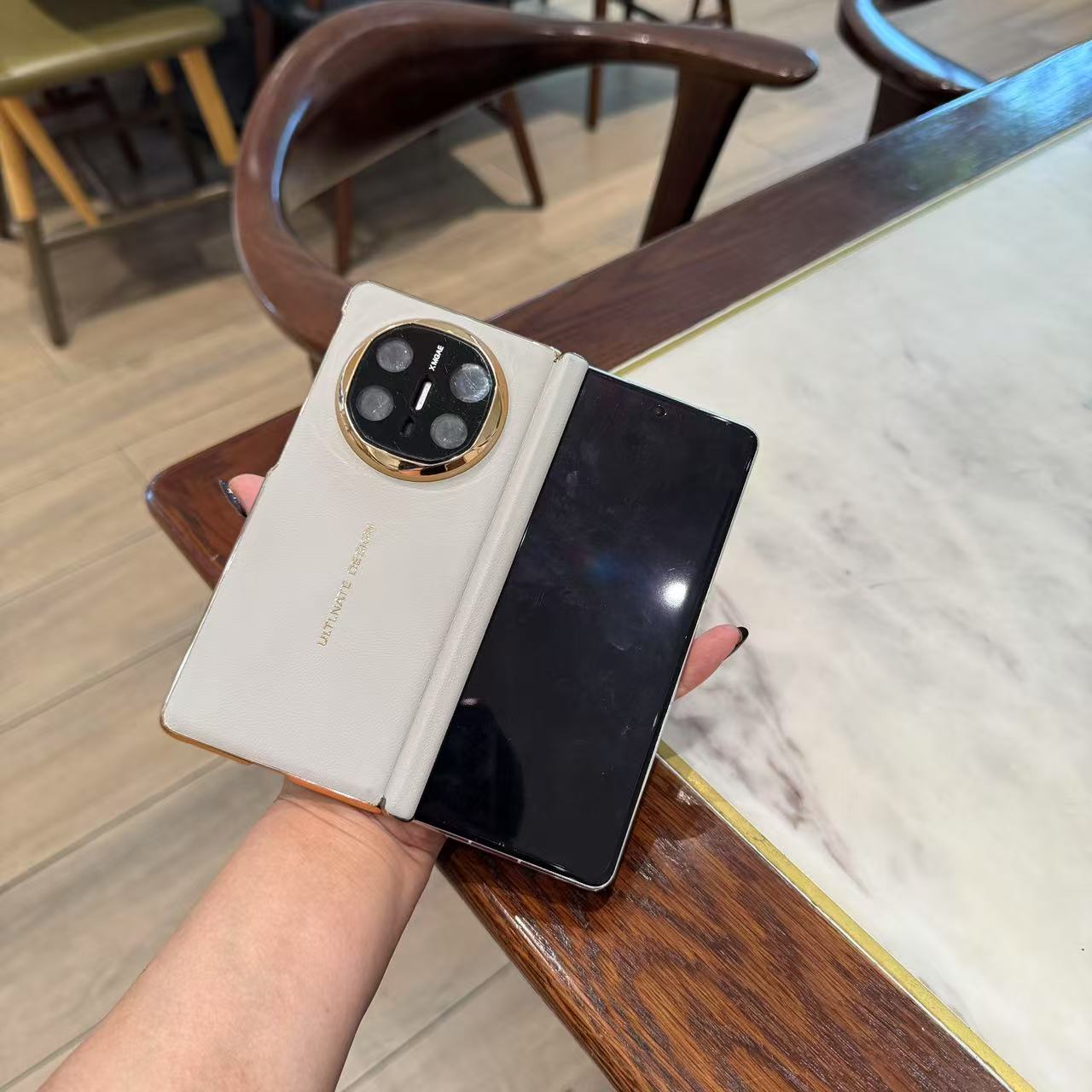 适用于华为Matex6/Matex5镜头全包电镀边磁吸中轴折叠手机套