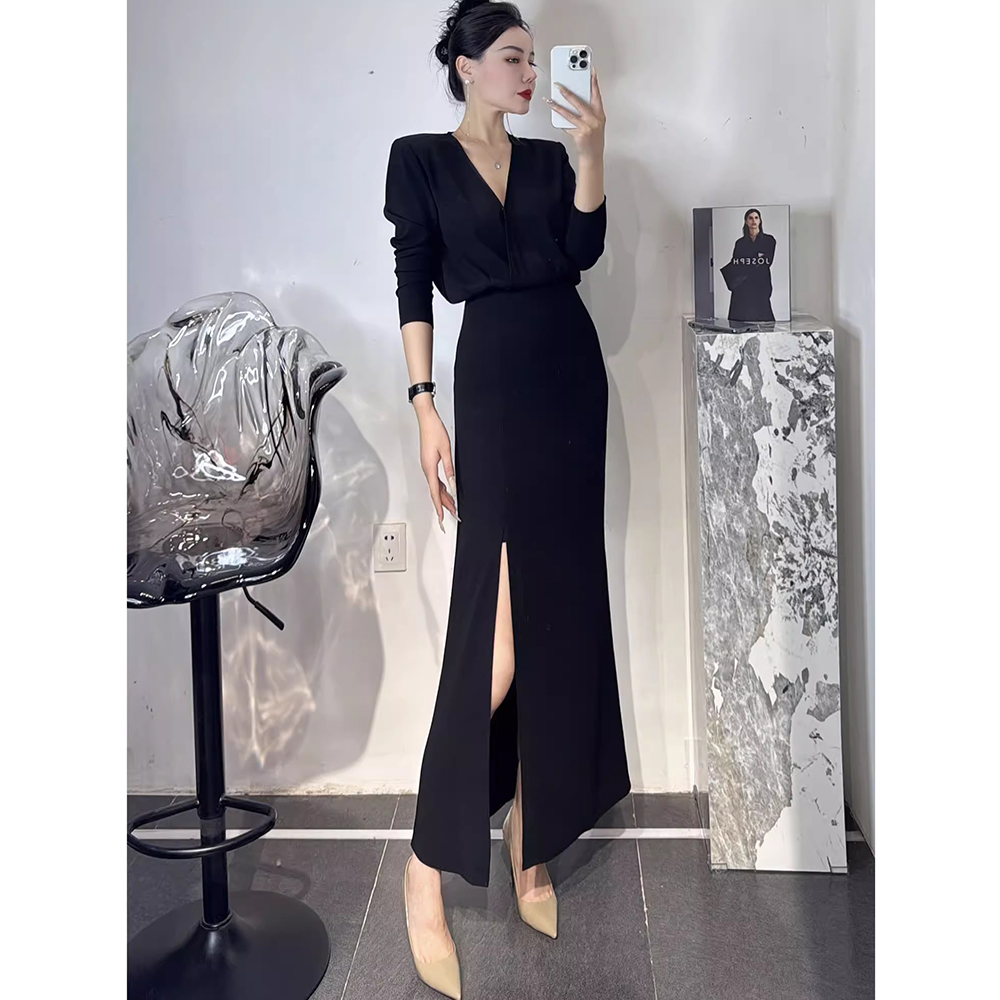 2025春季网红洋气炸街女装黑色时尚气质V领修身显瘦长裙连衣裙女