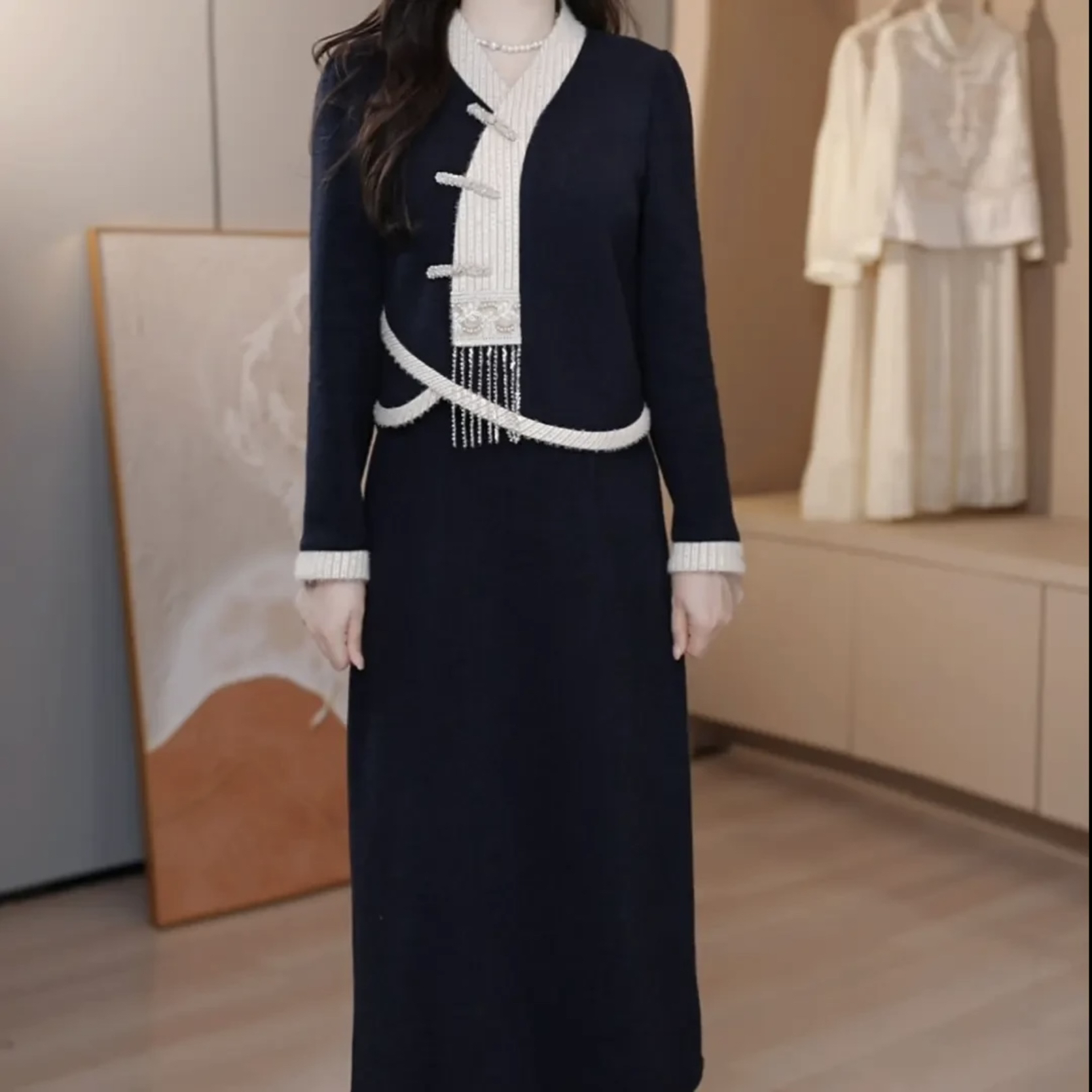 【连衣裙】2025冬季假两件围巾领中国风深色系气质减龄设计感连衣裙