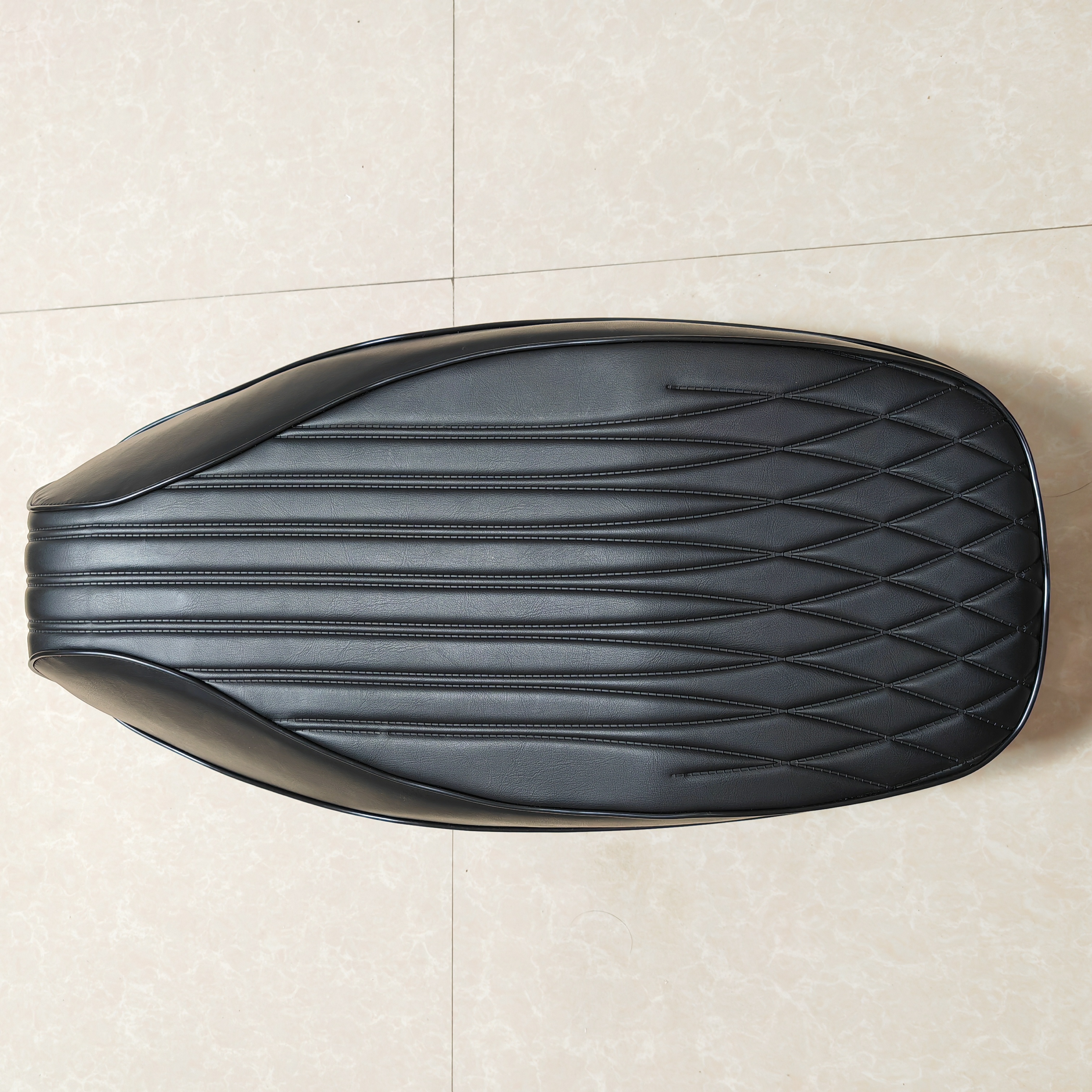 适用雅迪白沙70,白鲨90.雅迪g254.雅迪T35h坐垫总成全新升级加厚，