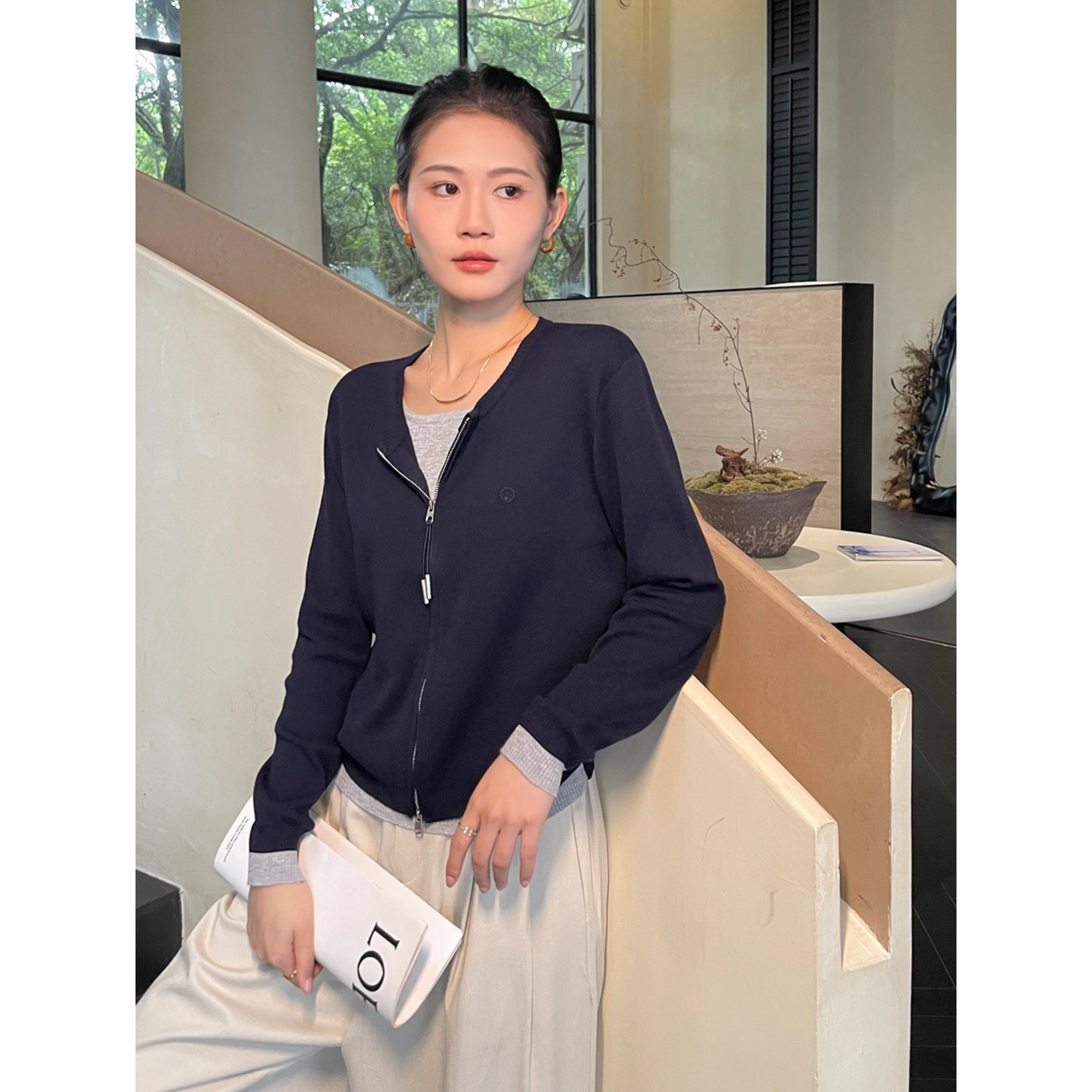 撞色v领假两件针织开衫女春秋2025新款长袖毛衣打底休闲上衣外穿