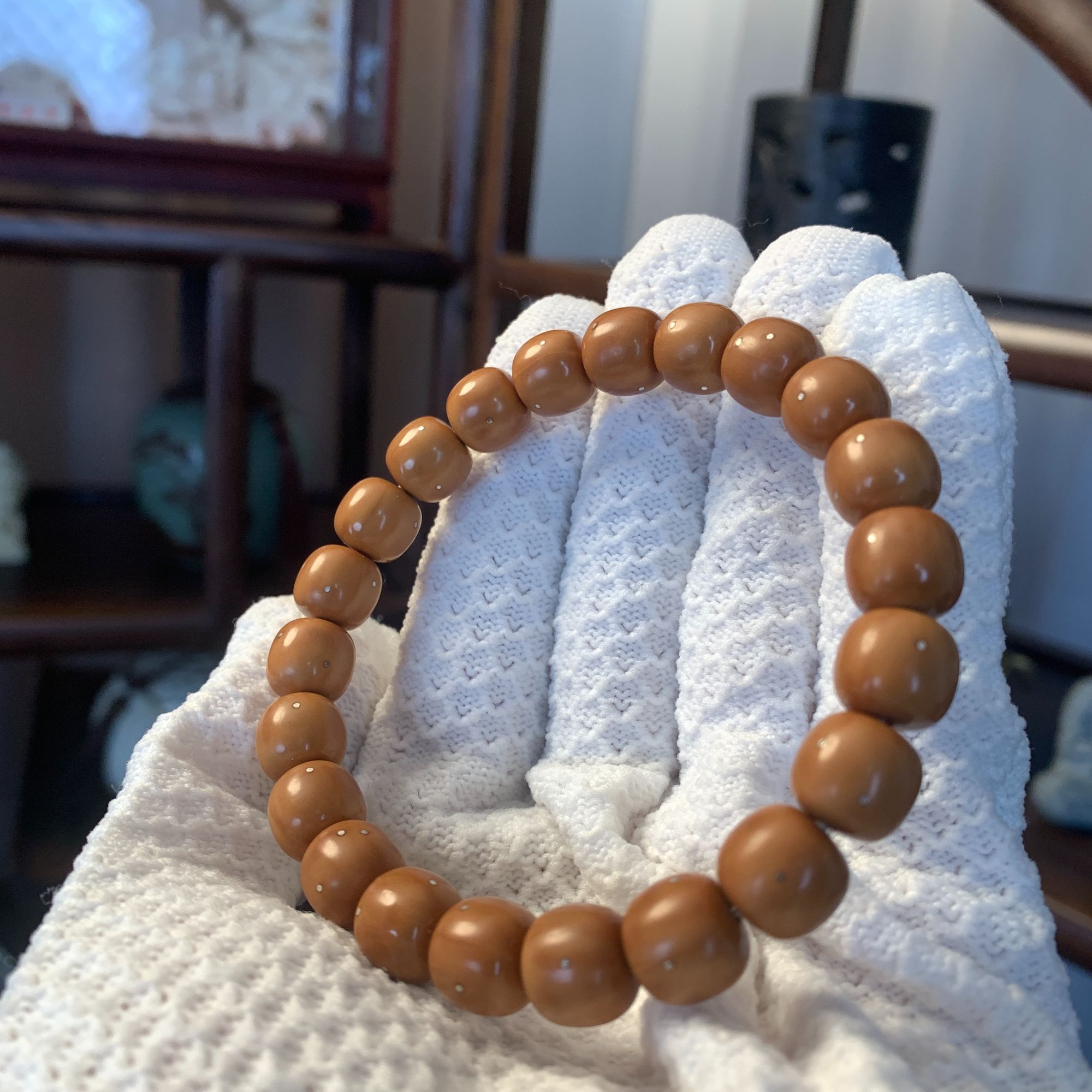 牛小度—”老型满天星“纯手工镶嵌，猴头手串，走色快。