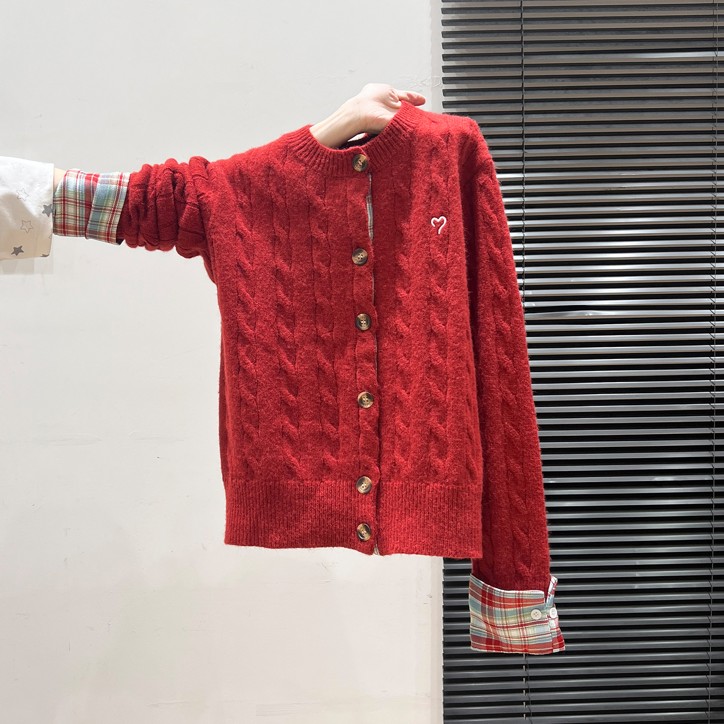 红色麻花假两件正肩加厚毛衣外套女2025秋冬季针织开衫慵懒风上衣