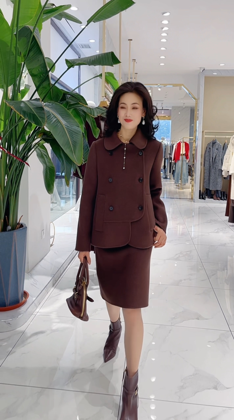 065咖色休闲半裙