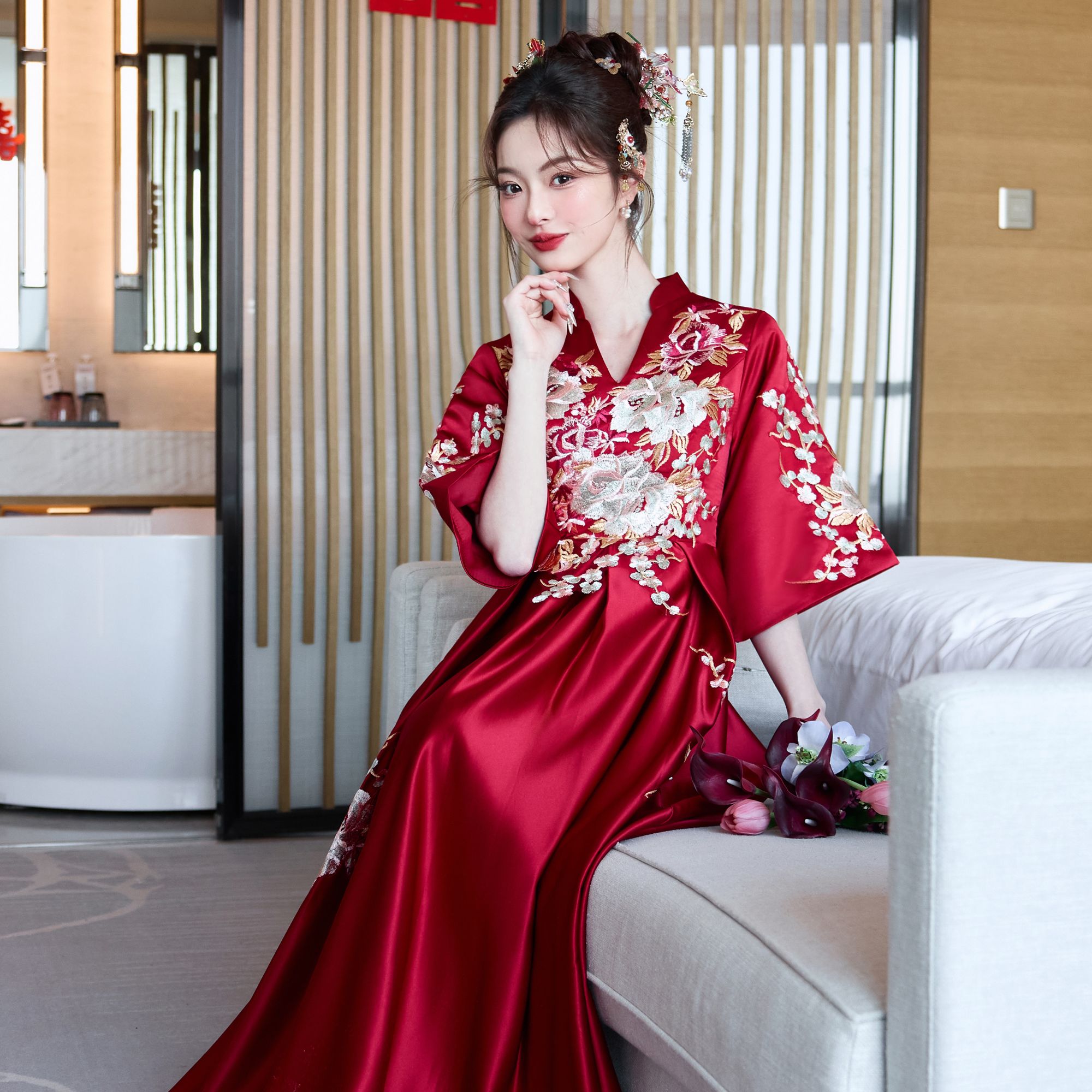 红色缎面结婚礼服裙新中式敬酒服新娘2025爆款订婚服显瘦孕妇遮肚