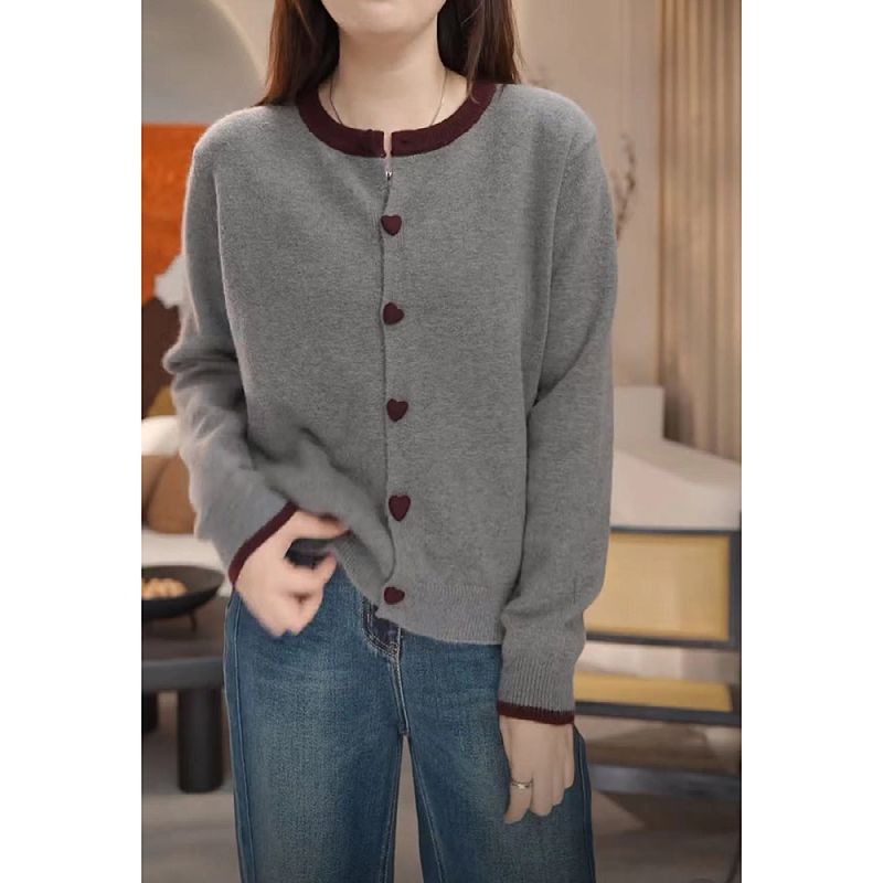 新款大码韩系圆领撞色针织开衫爱心纽扣秋季新款宽松减龄毛衣百搭