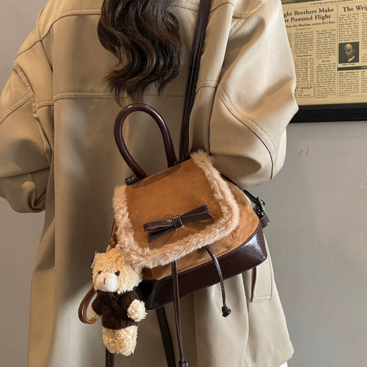 超火小众复古麂皮绒女式双肩包2025新款通勤百搭后背包迷你小背包