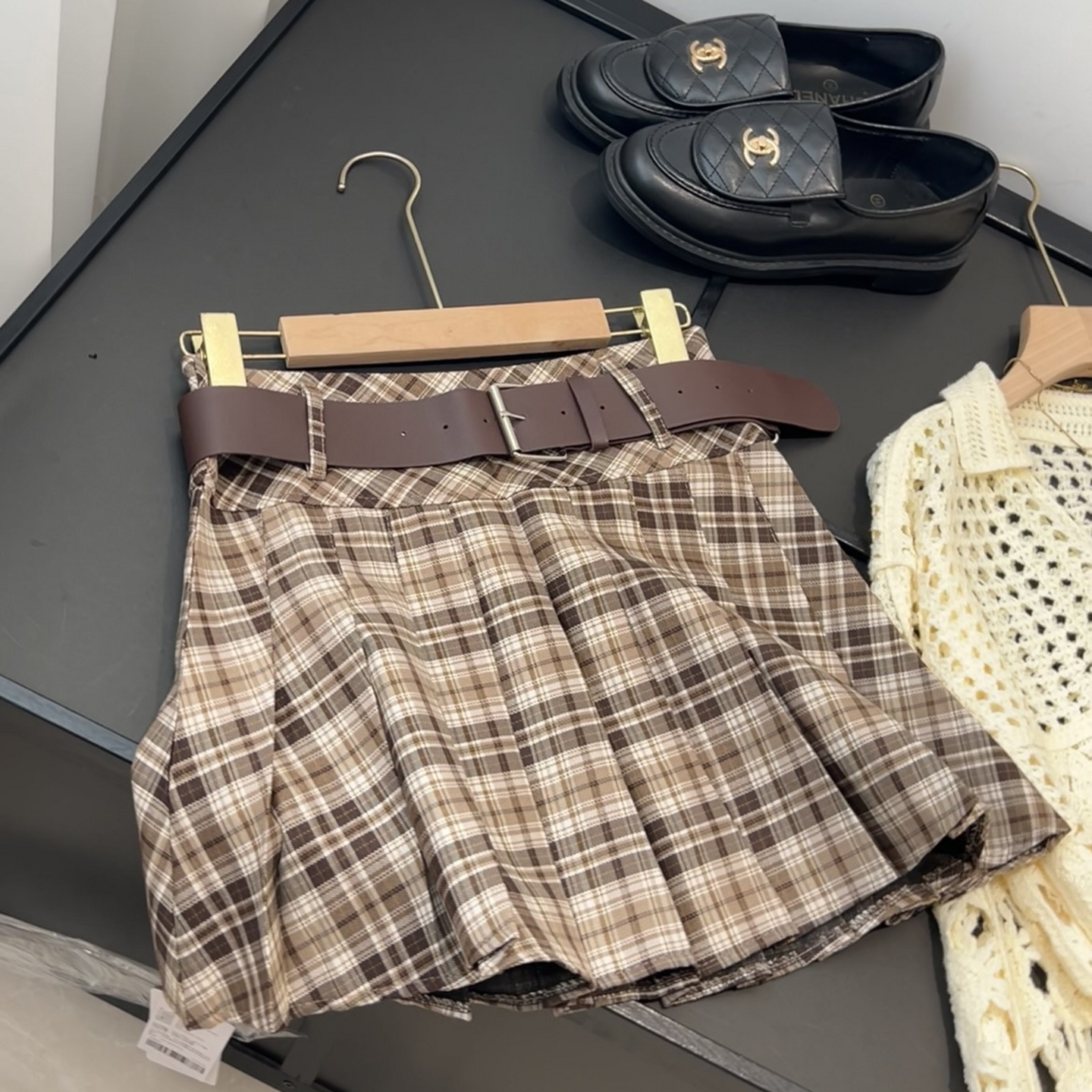 复古学院风~ 显瘦遮跨 卡其色格子短裙腰带百褶半身裙