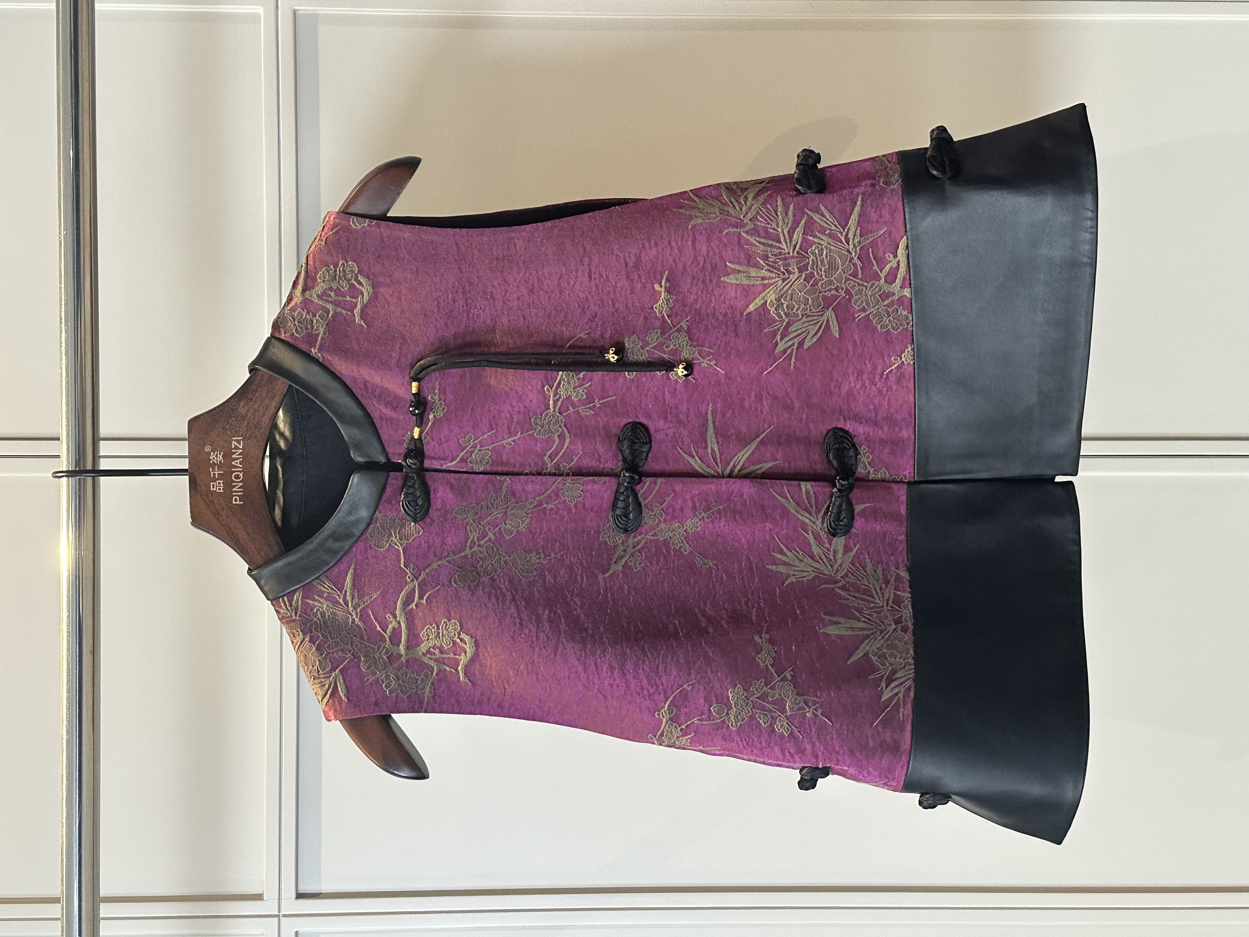 品千姿 国风马甲薯莨丝拼绵羊皮 8601