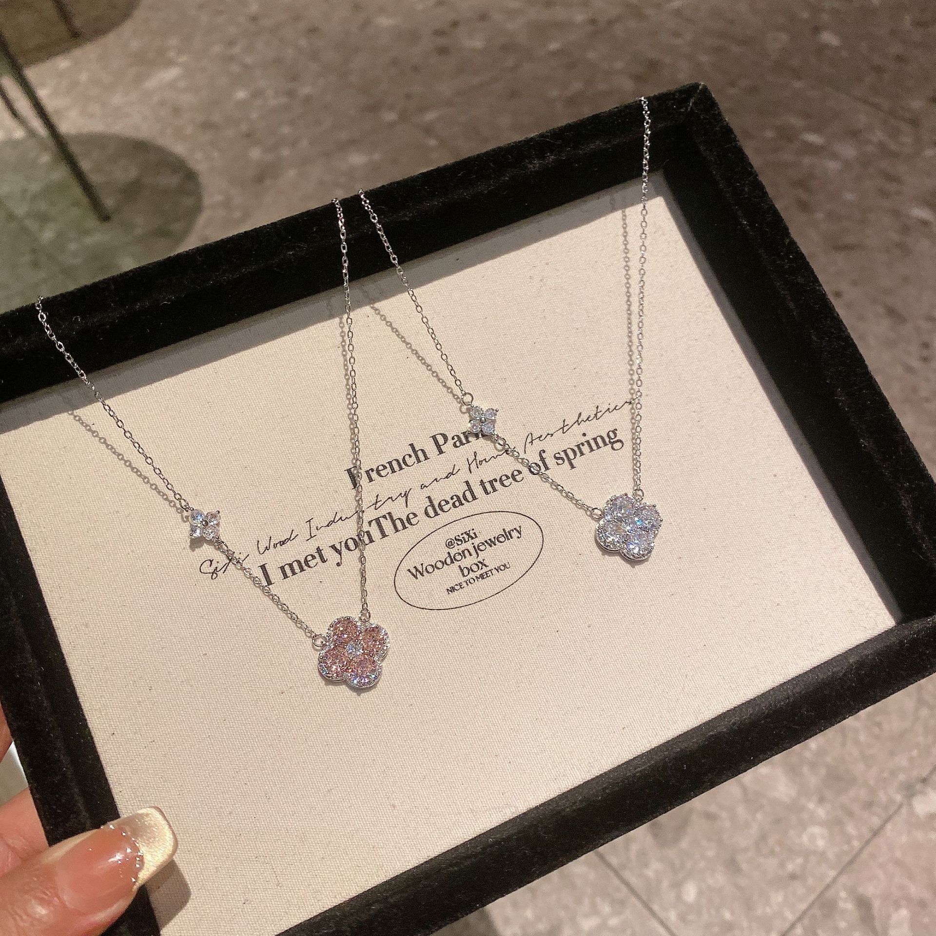 铜合金项链 粉色白色四叶花锆石满钻超闪镂空项链女简约气质百搭