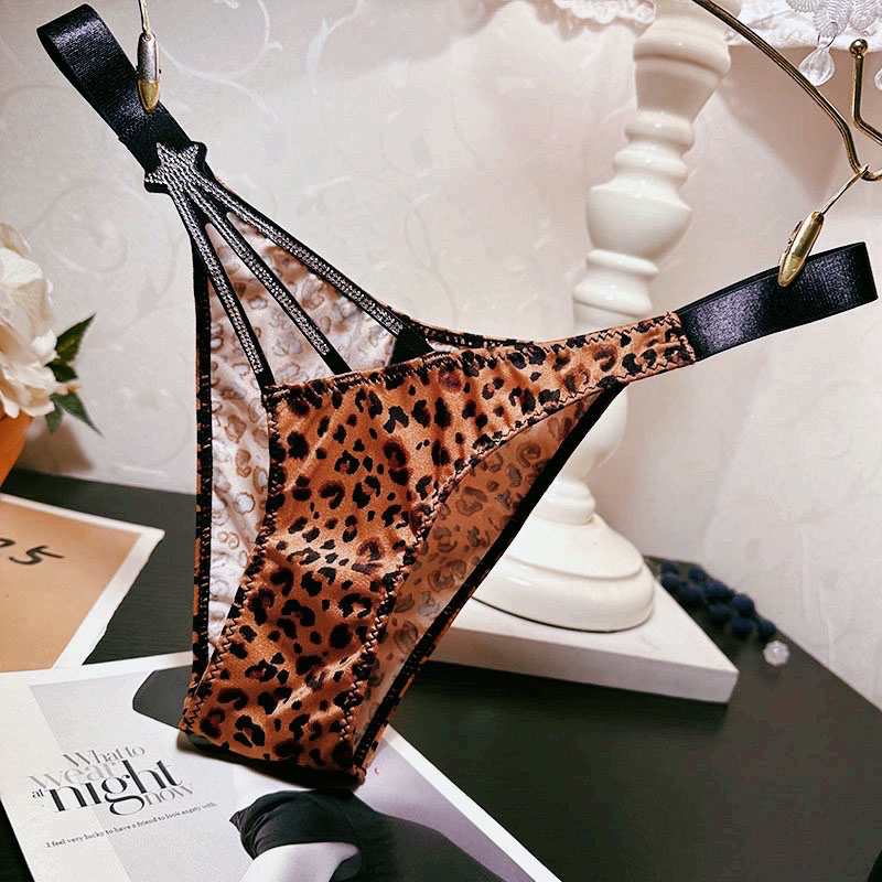 时尚水钻贴胶豹纹冰丝蕾丝内裤女士性感中低腰三角裤棉裆舒适底裤