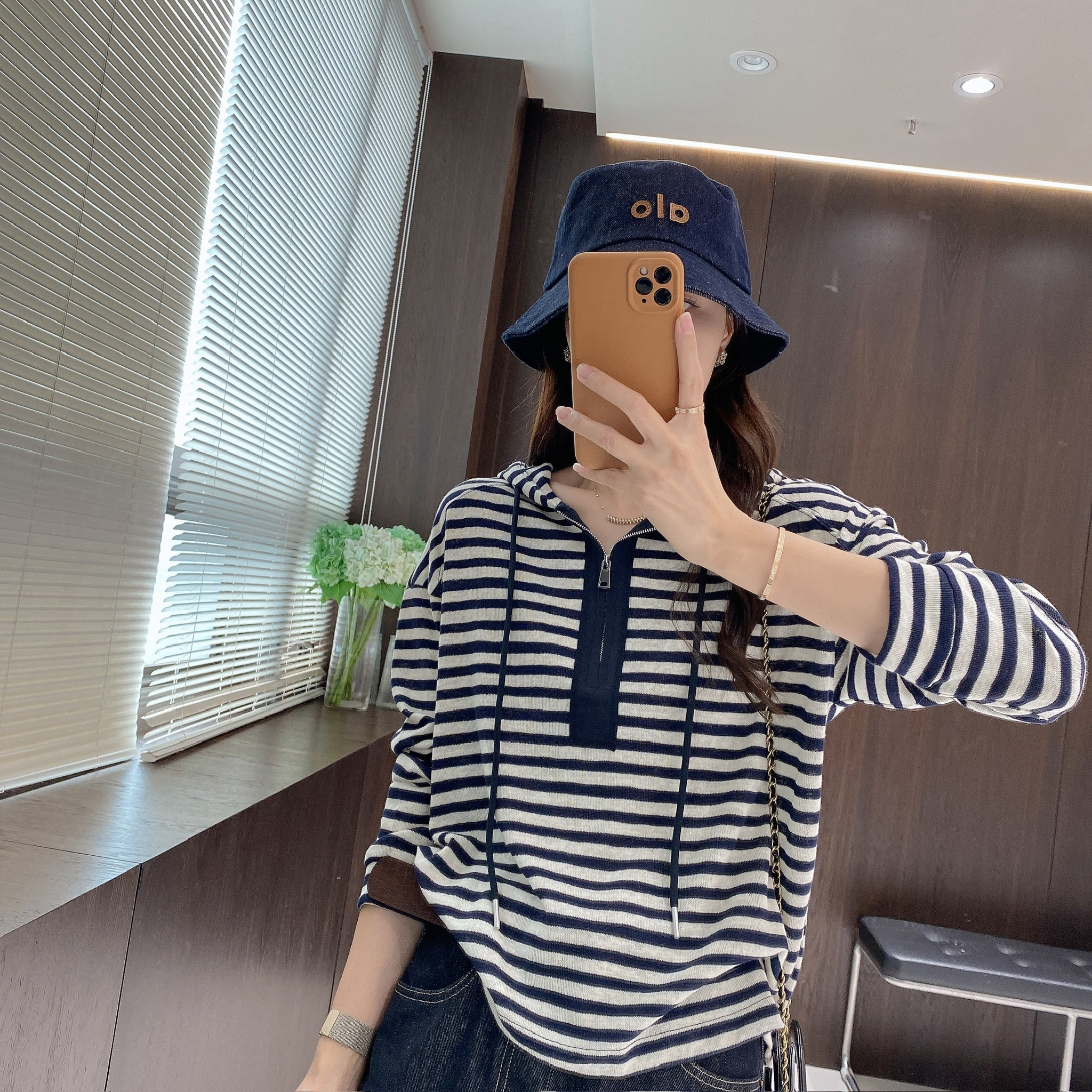 IMFLY金小金自制女装 T恤DYW9828早秋减龄撞色条纹连帽上衣